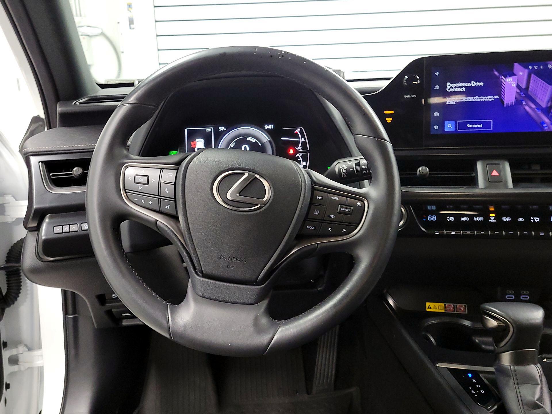 Thumbnail: 2024 Lexus UX - 10