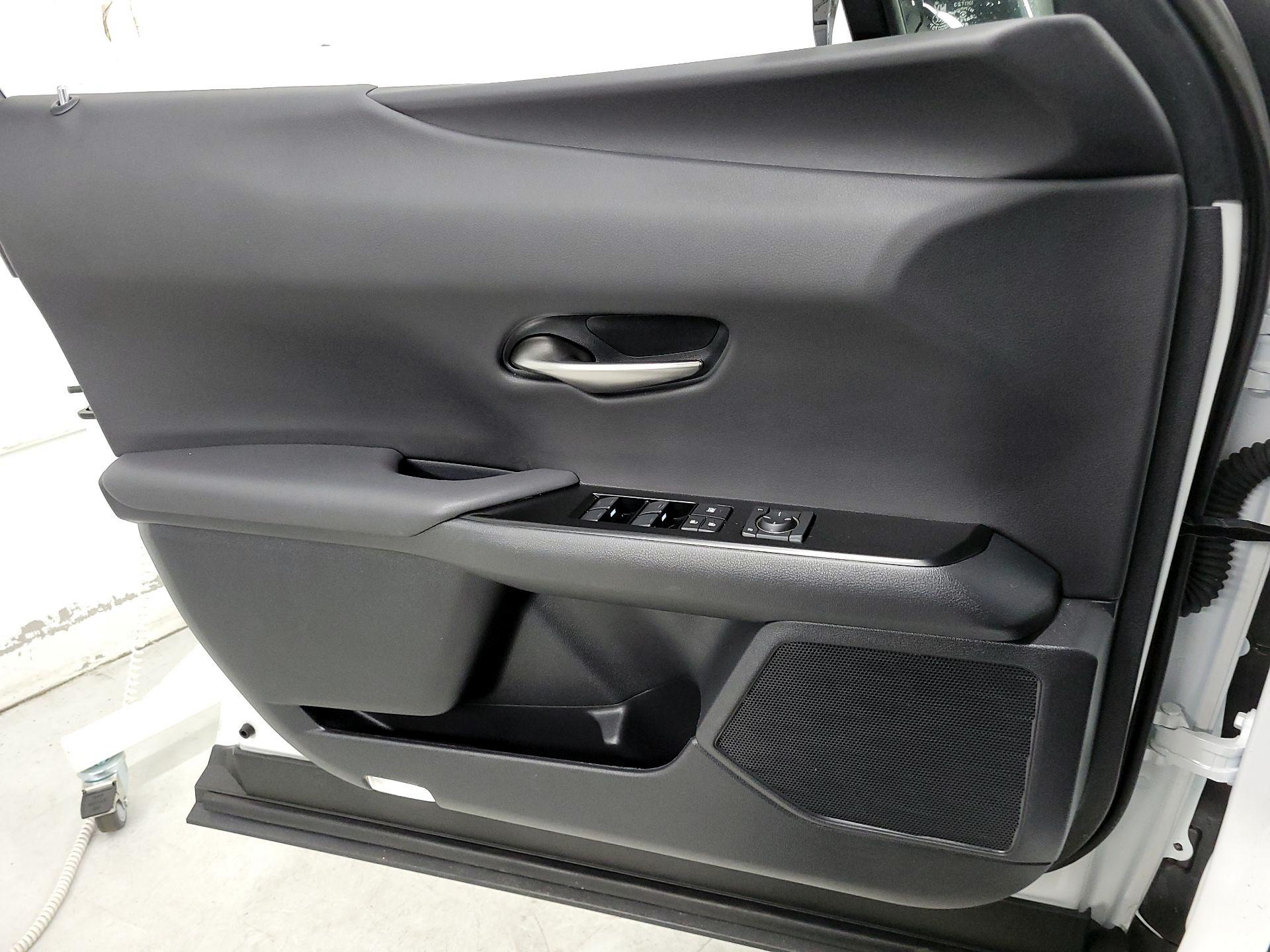 Thumbnail: 2024 Lexus UX - 12