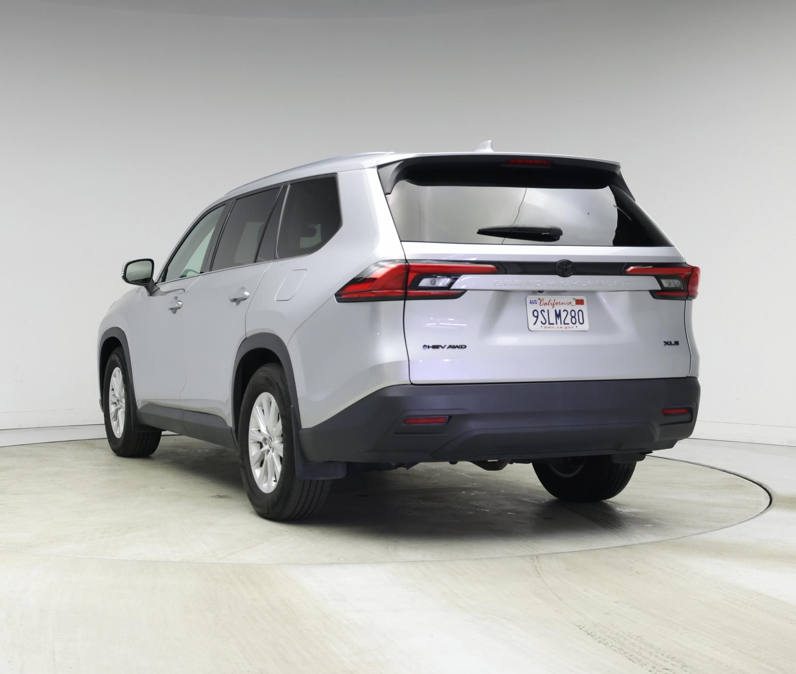 Thumbnail: 2024 Toyota Highlander - 2