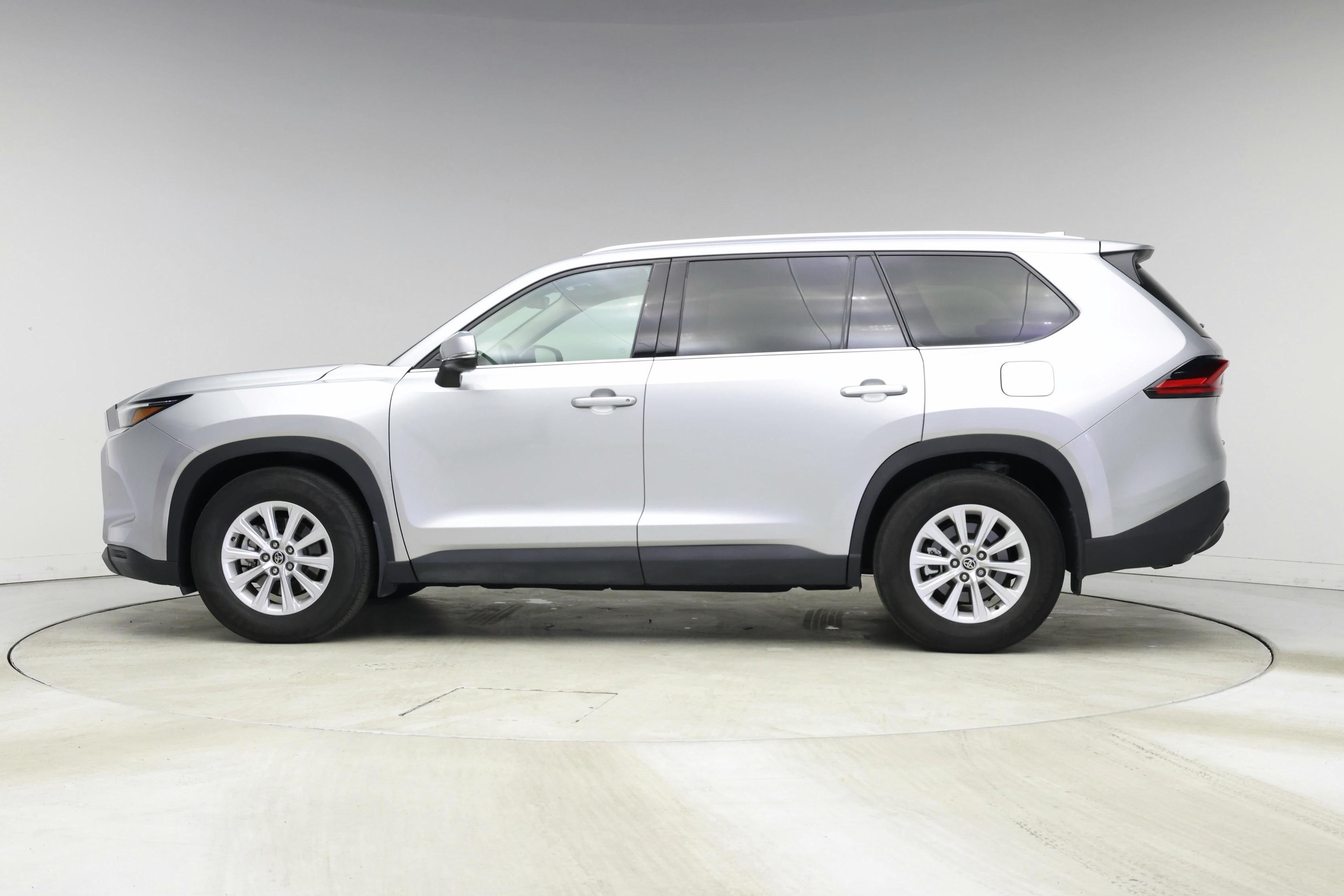 Thumbnail: 2024 Toyota Highlander - 3