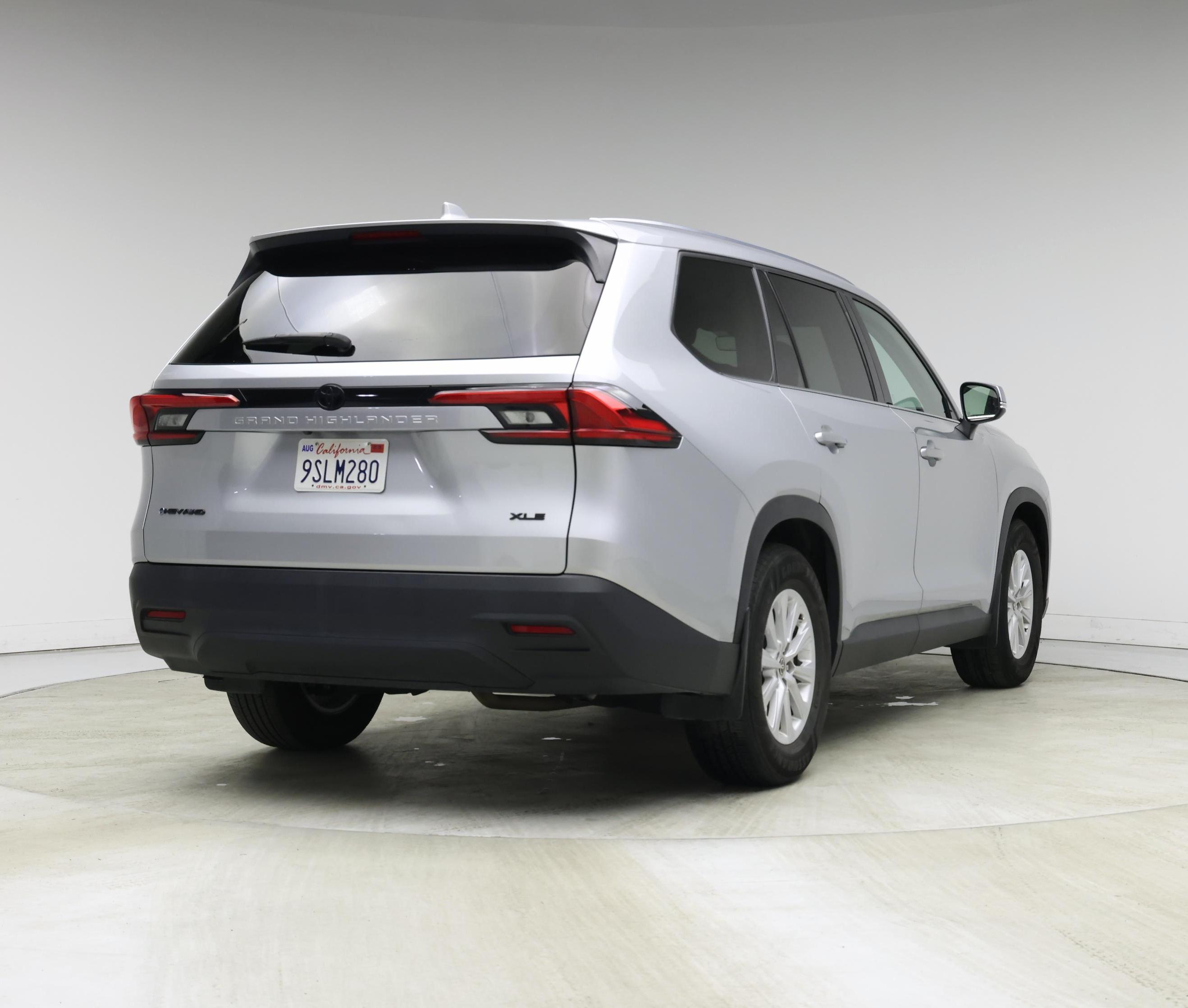 Thumbnail: 2024 Toyota Highlander - 8