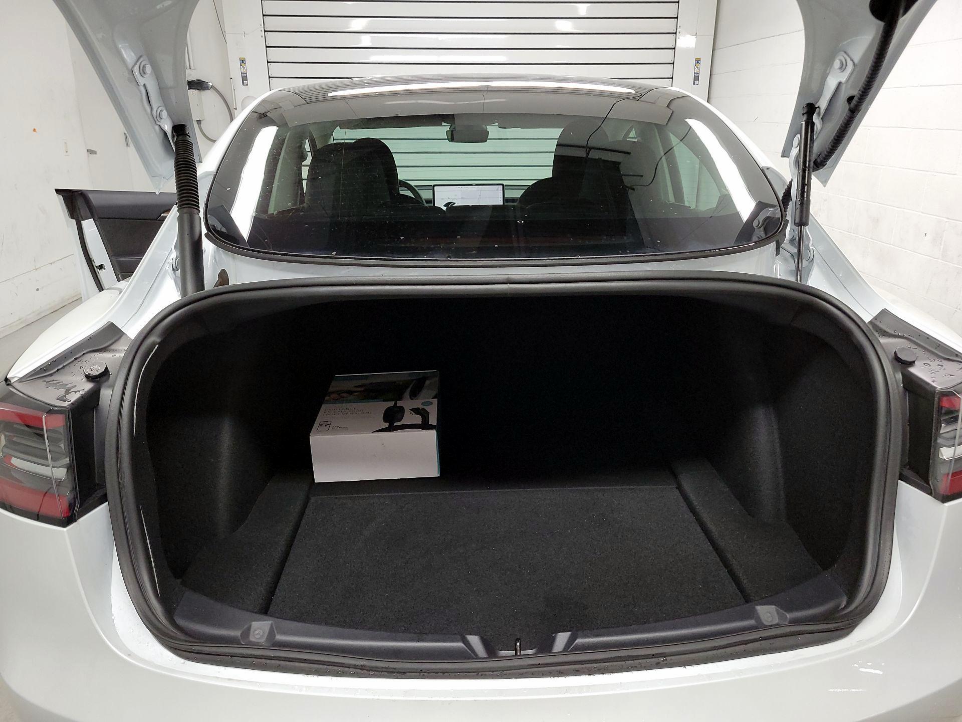 Thumbnail: 2023 Tesla Model 3 - 18