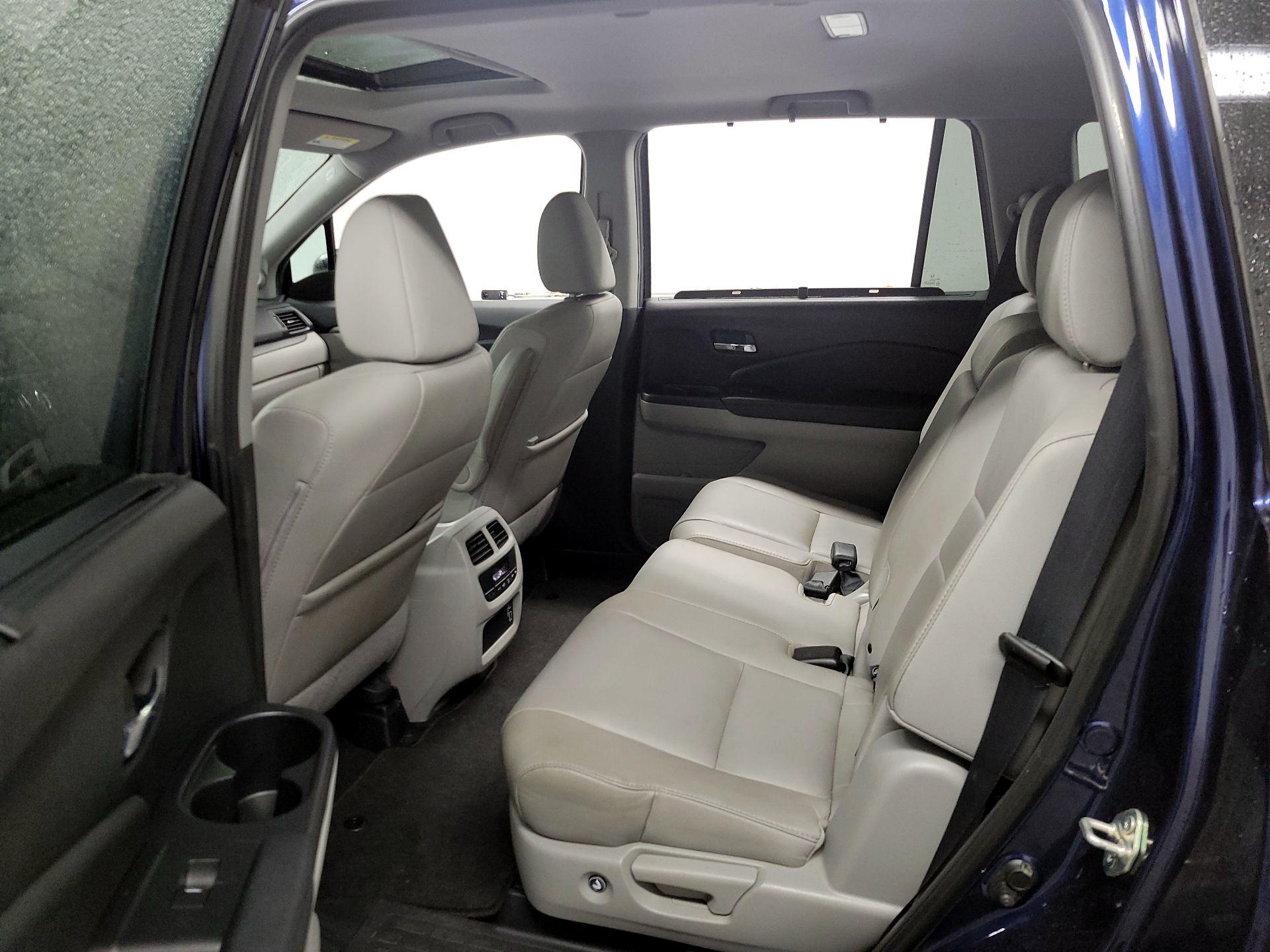 Thumbnail: 2019 Honda Pilot - 20