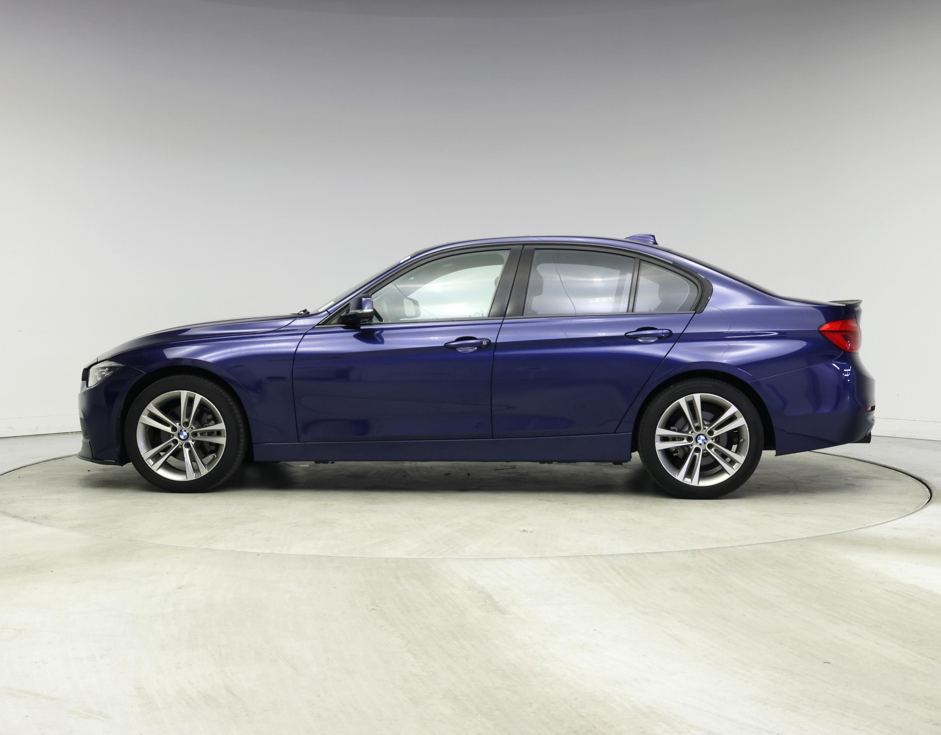 Thumbnail: 2018 BMW 3 Series - 3