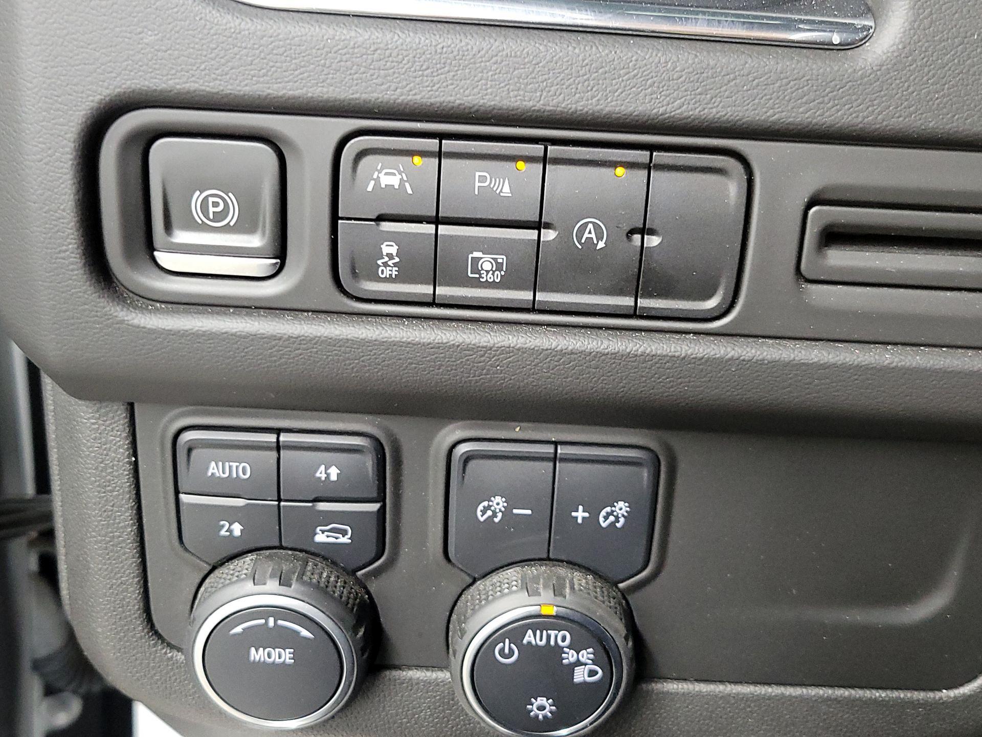 Thumbnail: 2023 Chevrolet Tahoe - 13