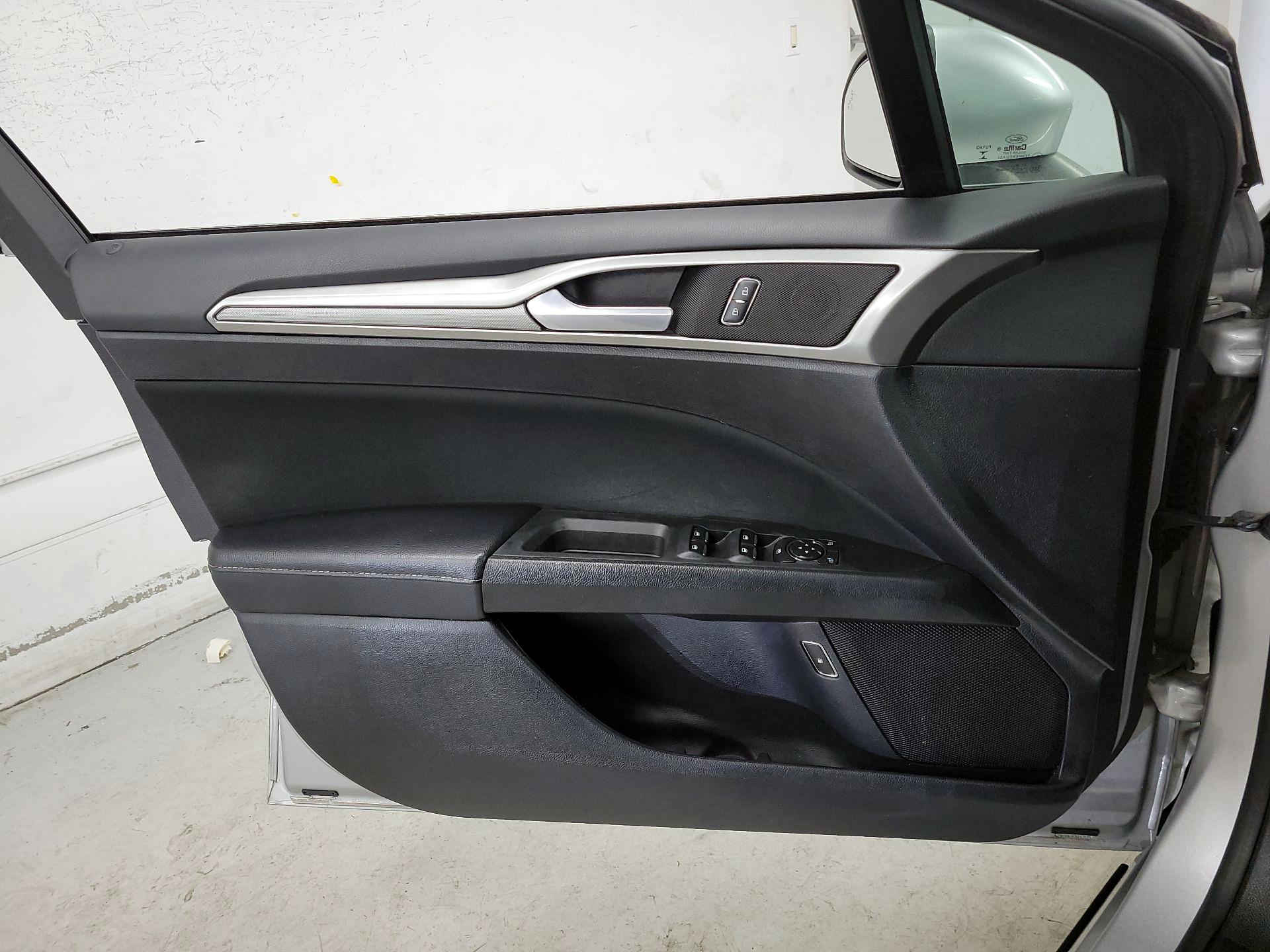 Thumbnail: 2019 Ford Fusion - 12