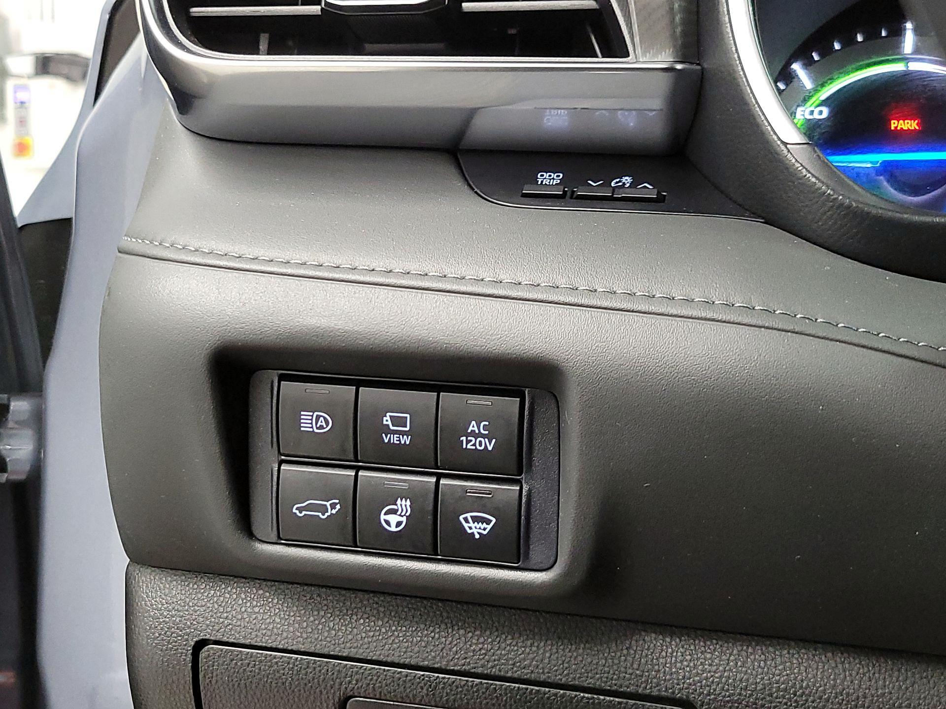 Thumbnail: 2021 Toyota Highlander - 13