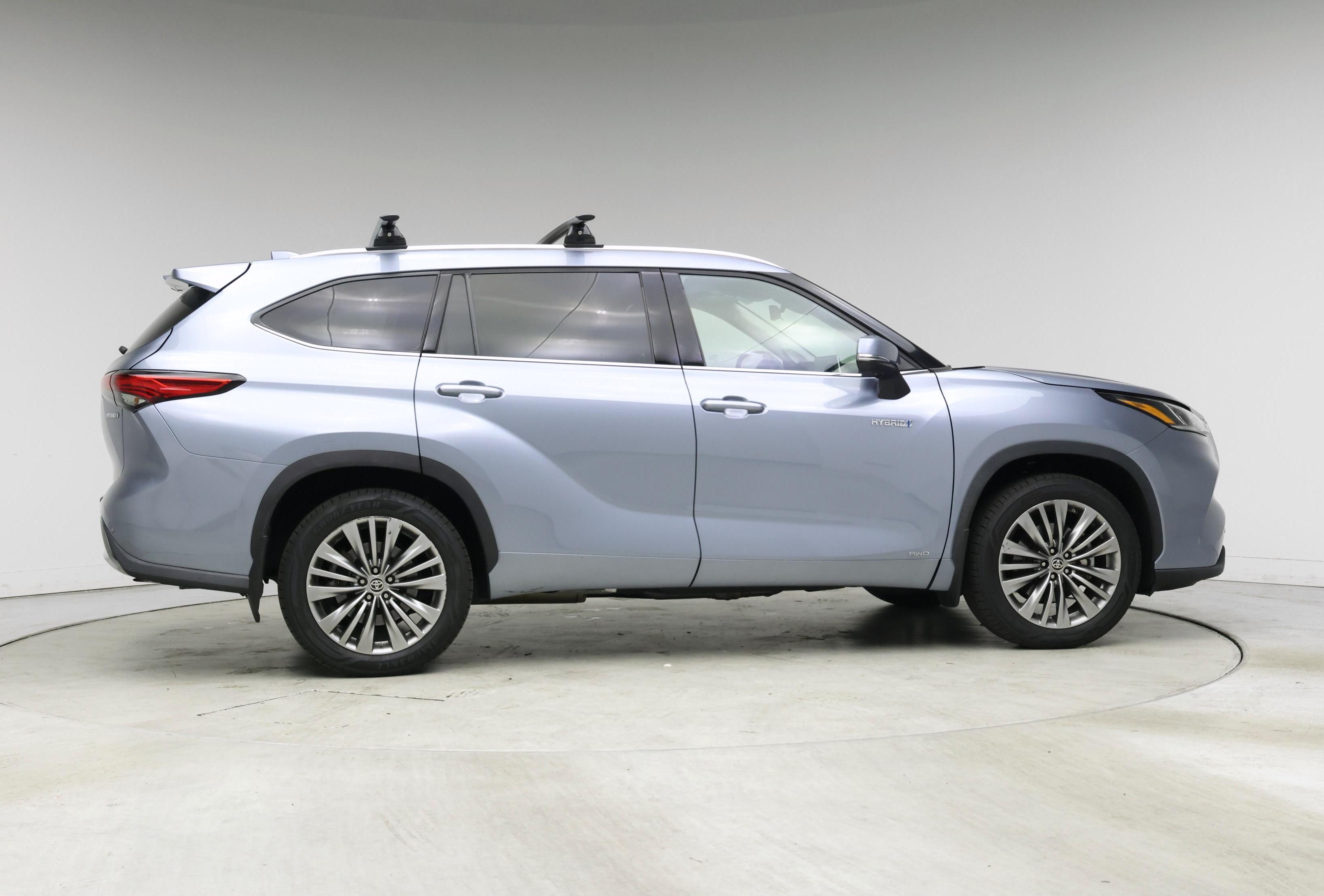 Thumbnail: 2021 Toyota Highlander - 7