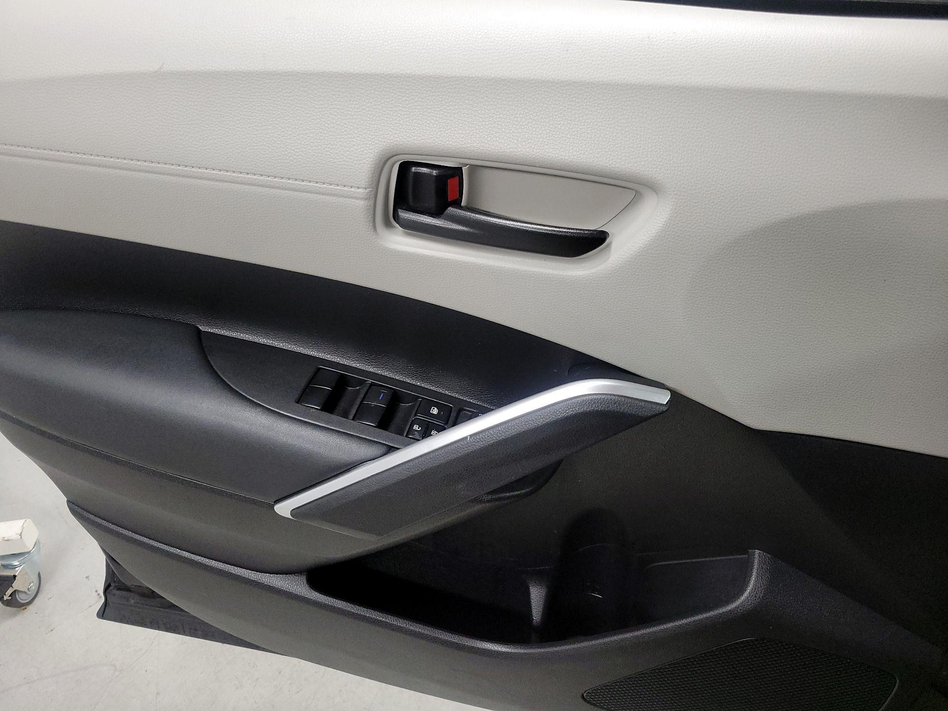 Thumbnail: 2022 Toyota Corolla Cross - 12