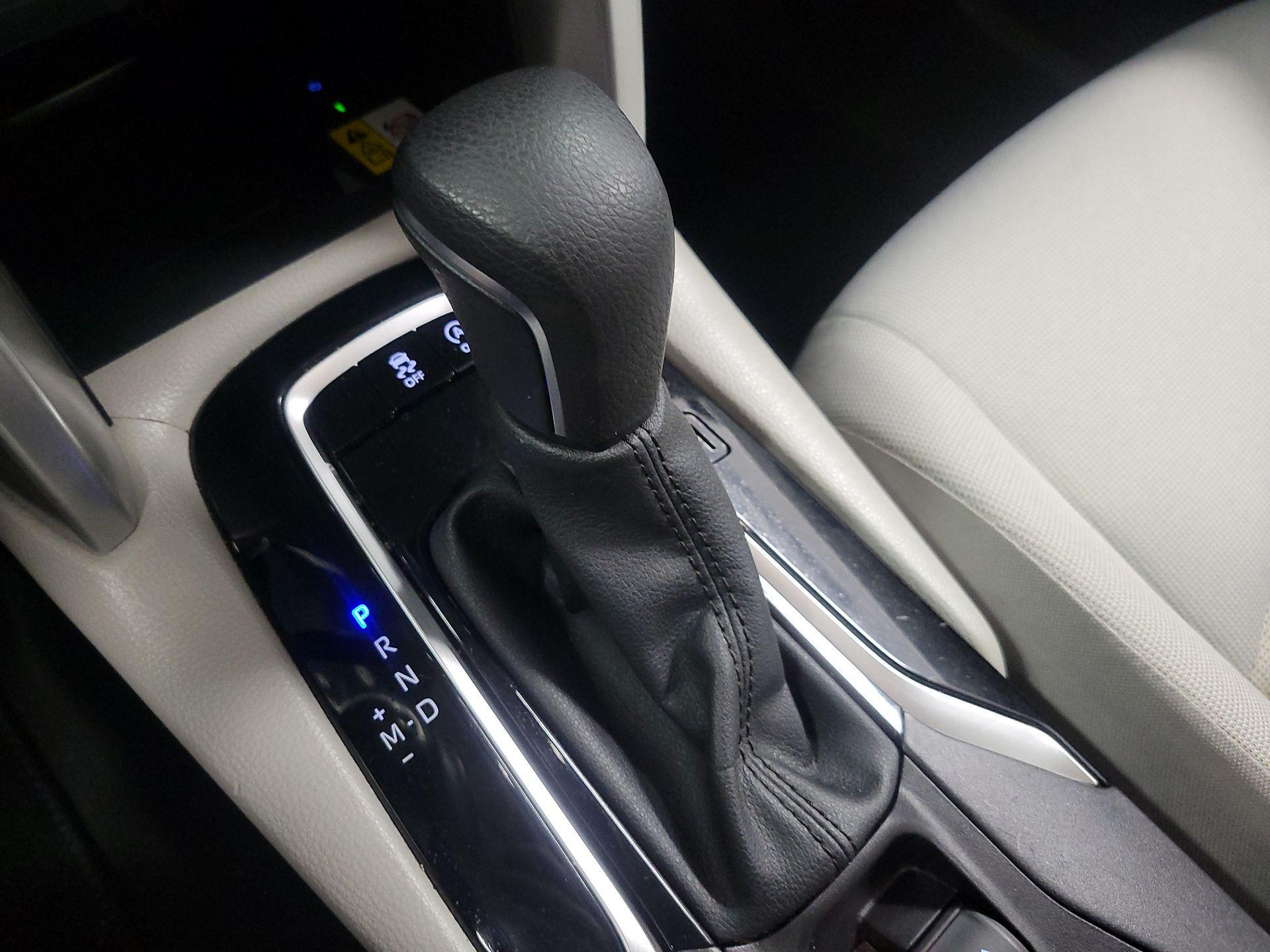 Thumbnail: 2022 Toyota Corolla Cross - 15