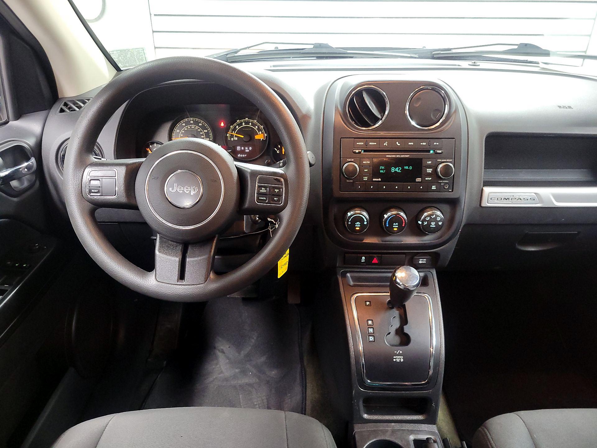 Thumbnail: 2016 Jeep Compass - 9