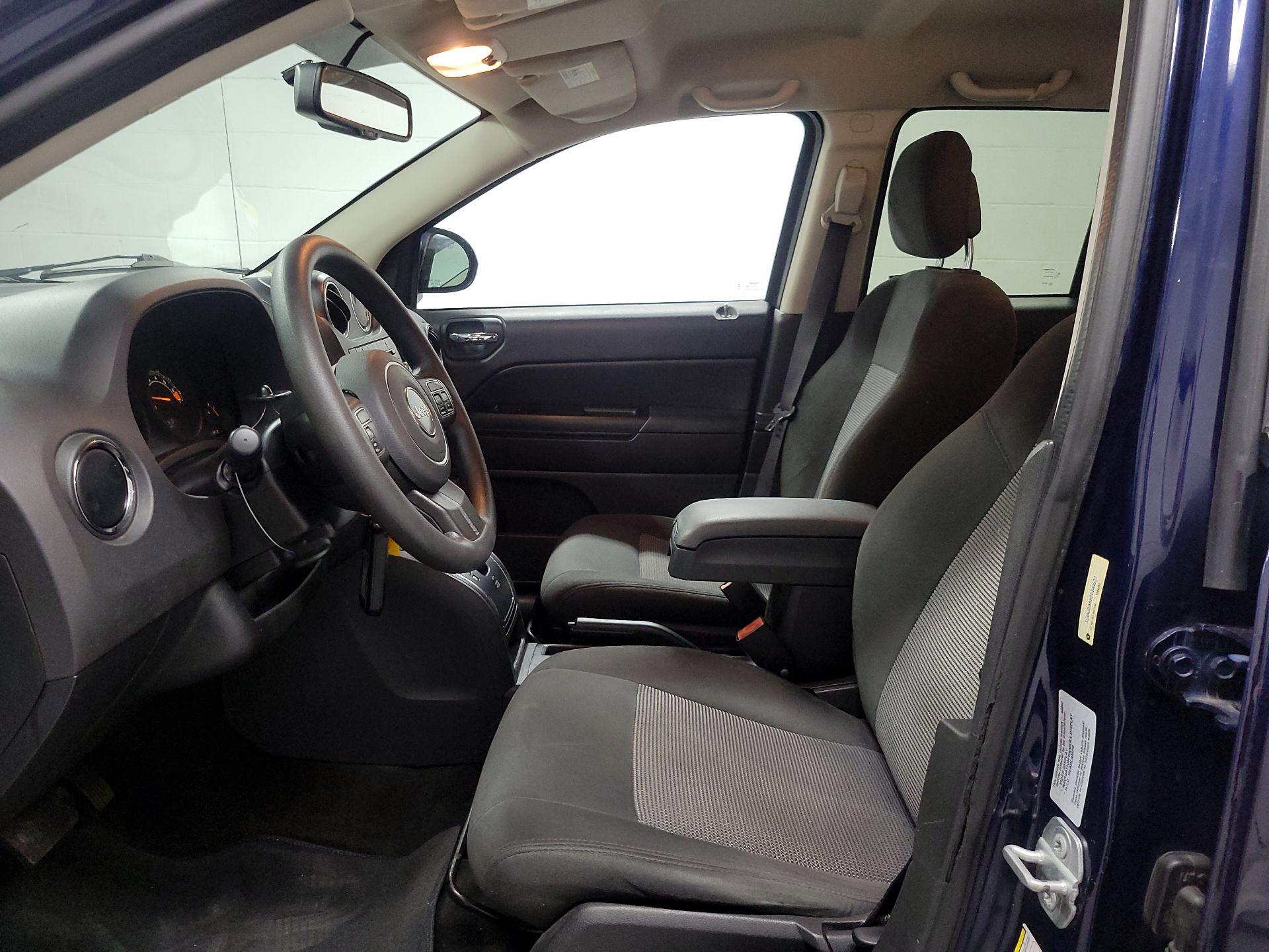 Thumbnail: 2016 Jeep Compass - 11