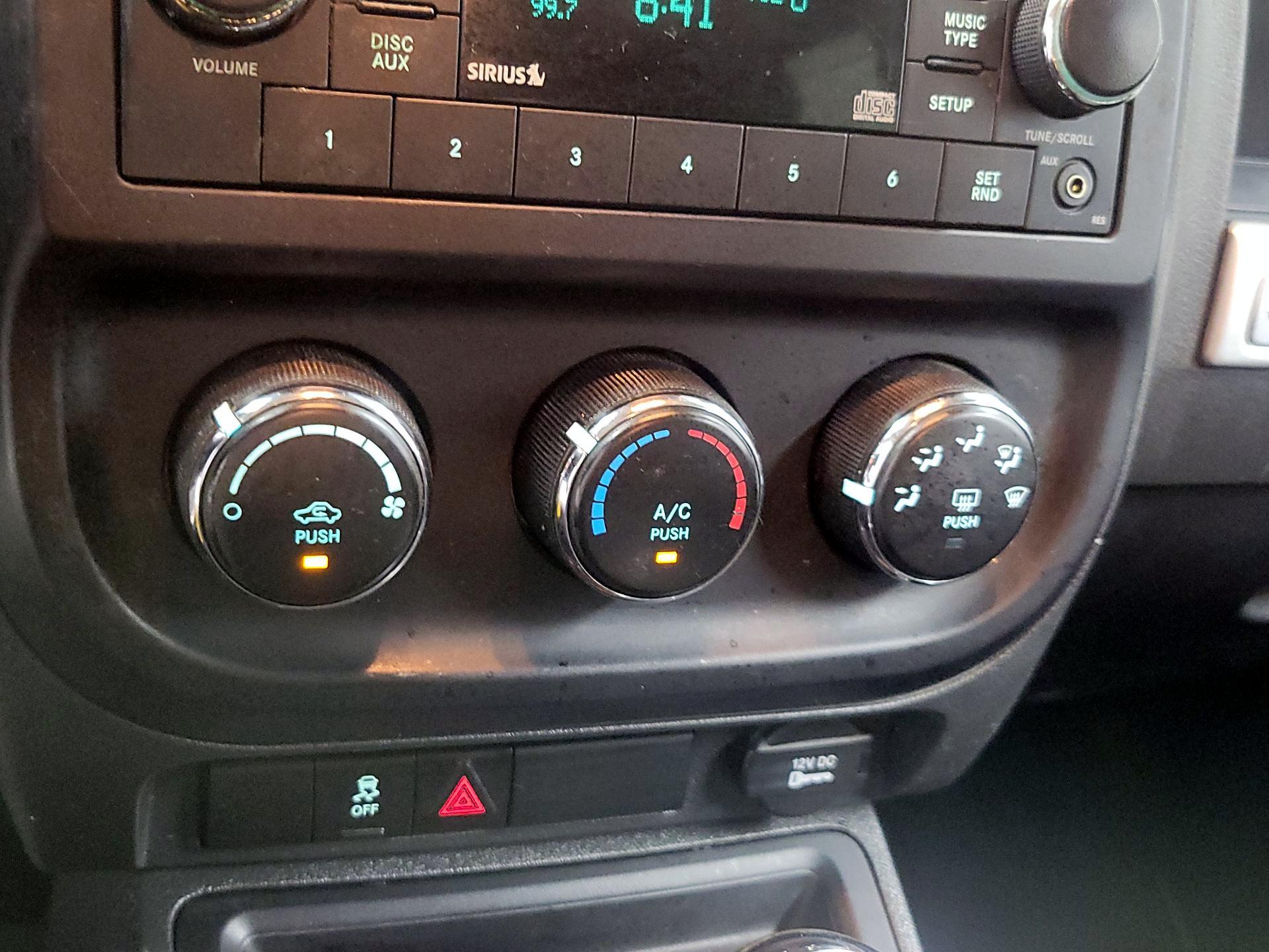 Thumbnail: 2016 Jeep Compass - 14