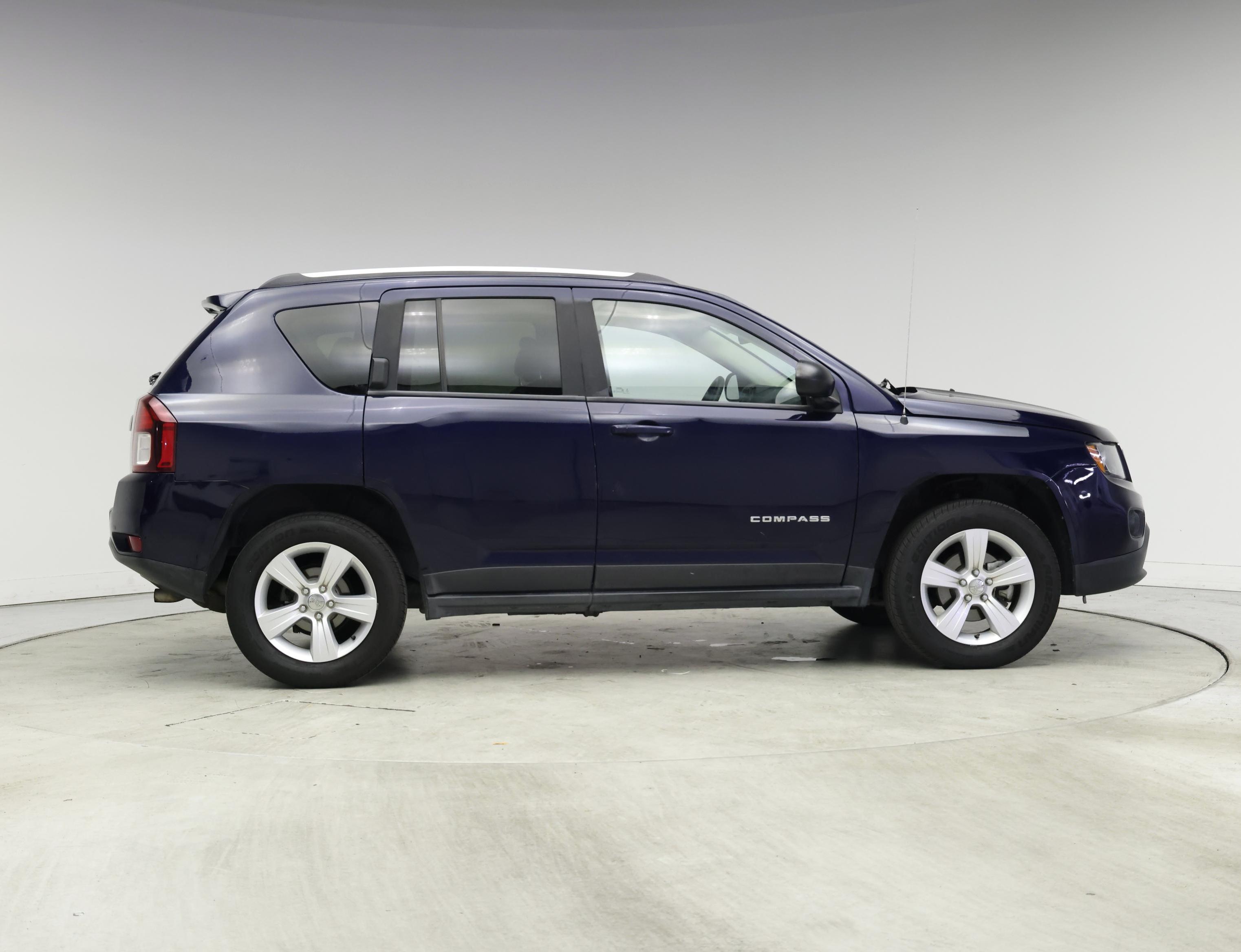 Thumbnail: 2016 Jeep Compass - 7