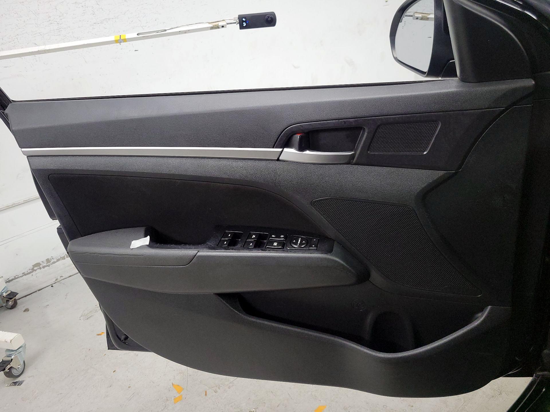 Thumbnail: 2020 Hyundai Elantra - 12