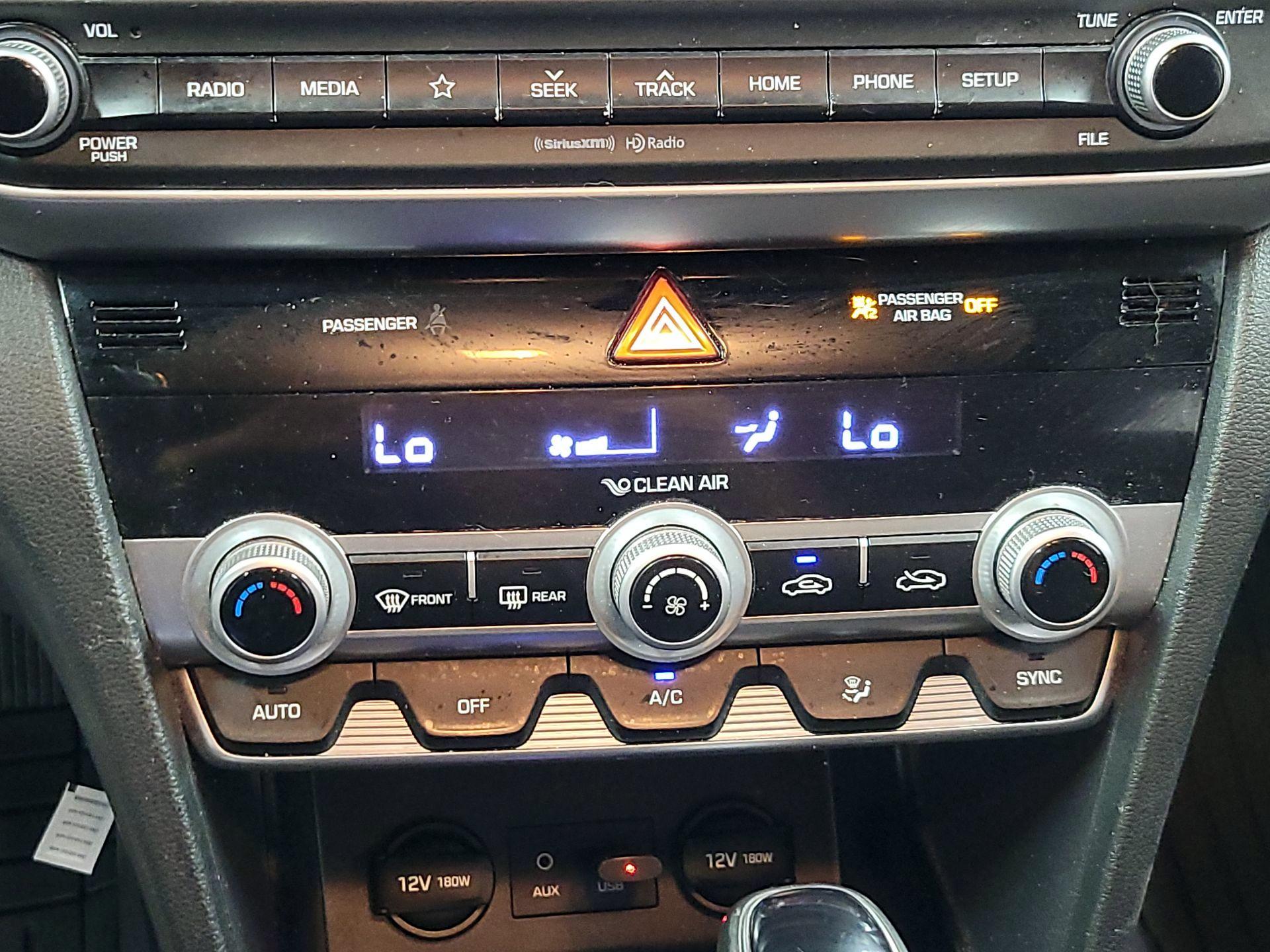 Thumbnail: 2020 Hyundai Elantra - 16