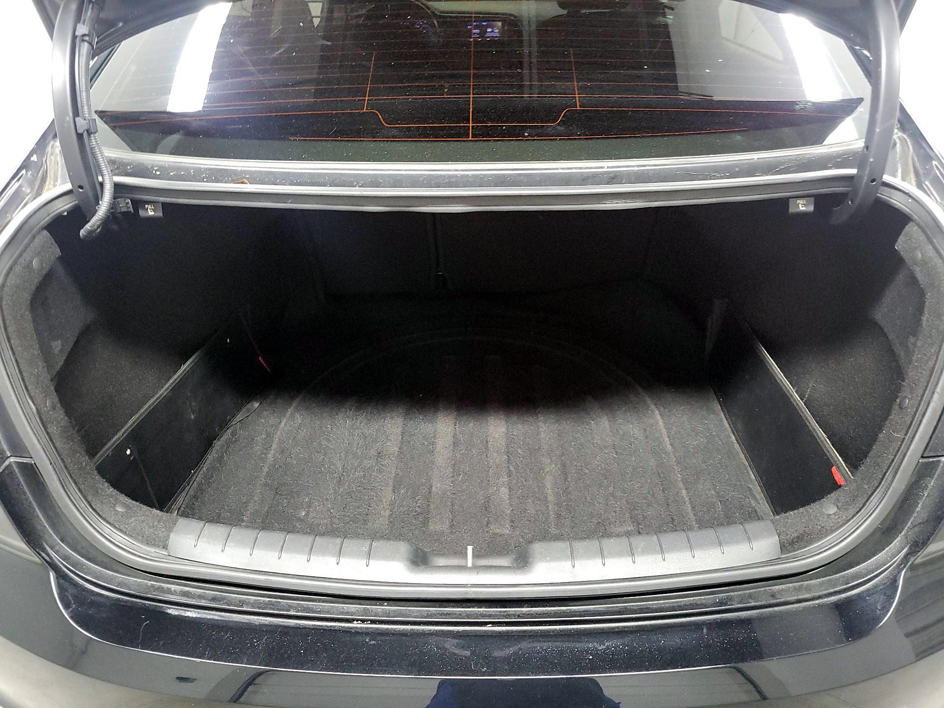 Thumbnail: 2020 Hyundai Elantra - 19