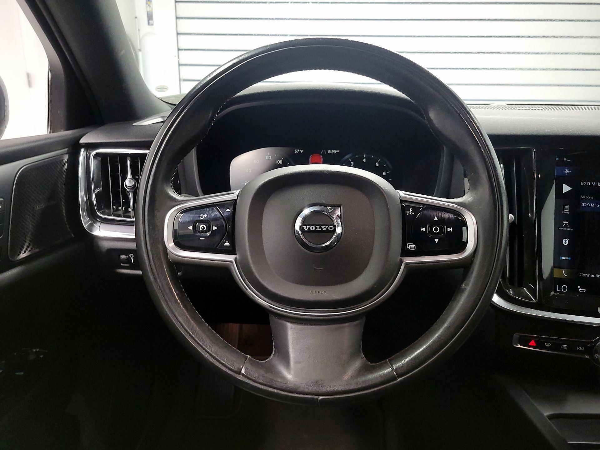 Thumbnail: 2019 Volvo S60 - 10