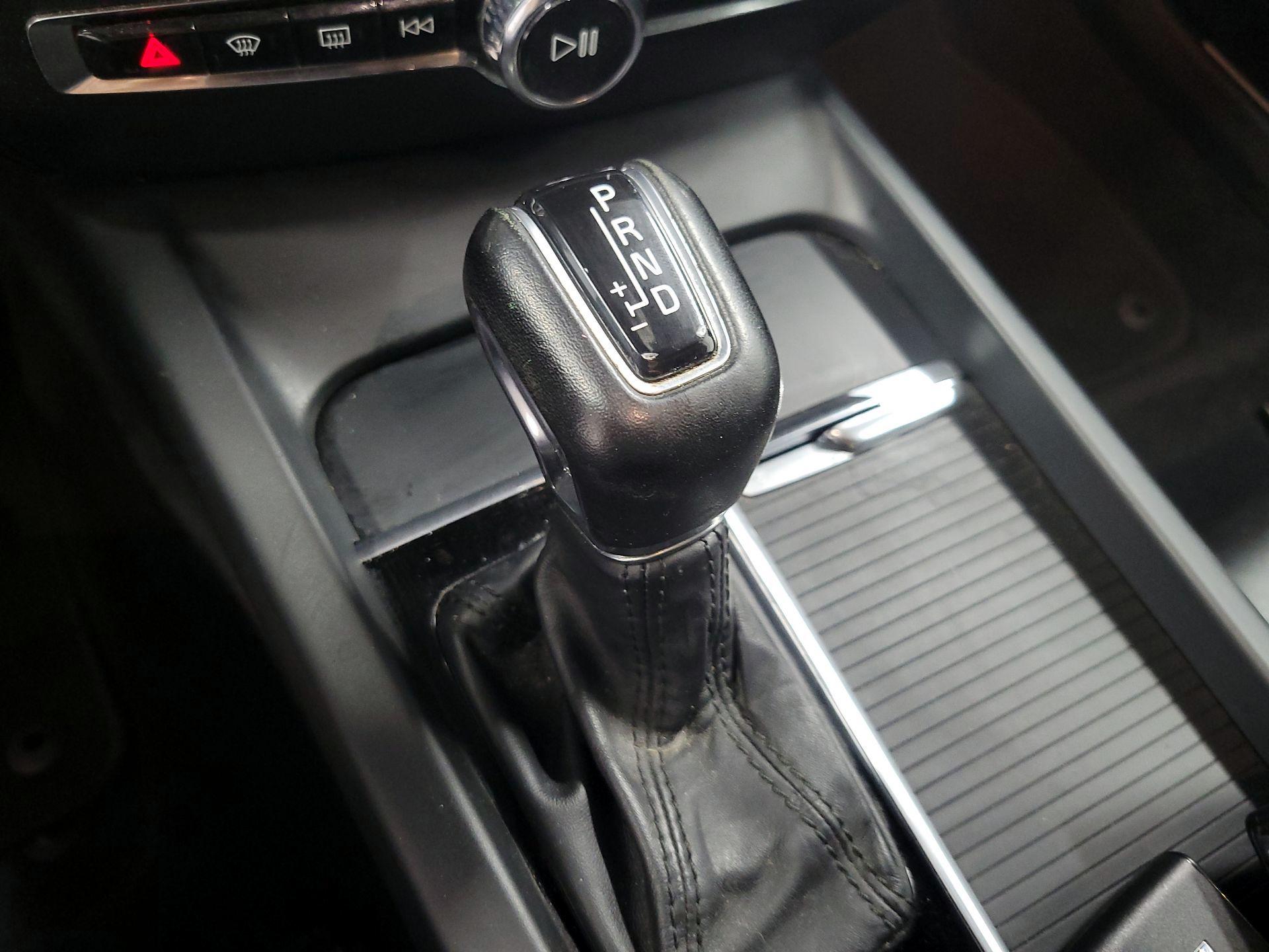 Thumbnail: 2019 Volvo S60 - 16