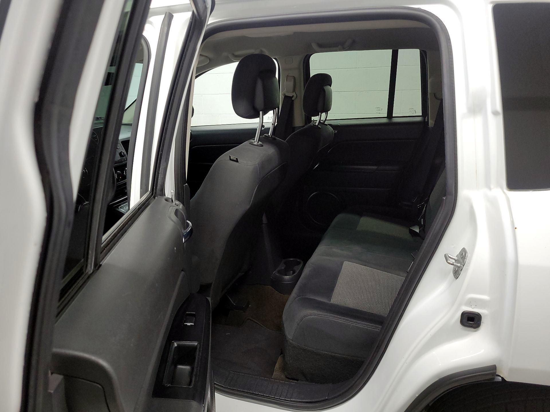 Thumbnail: 2014 Jeep Compass - 16