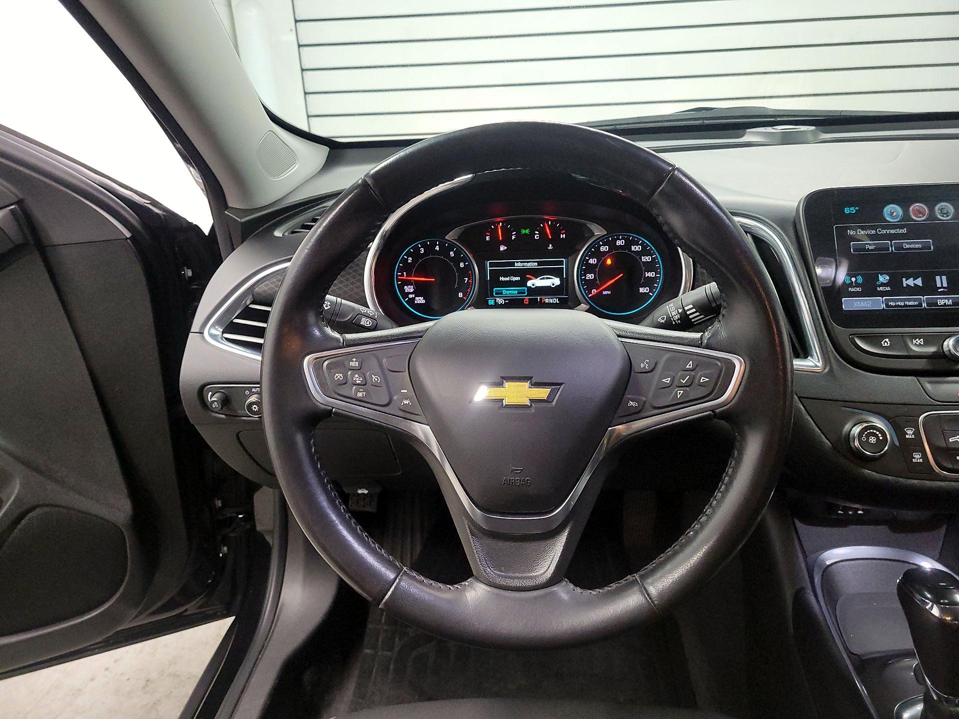 Thumbnail: 2018 Chevrolet Malibu - 10