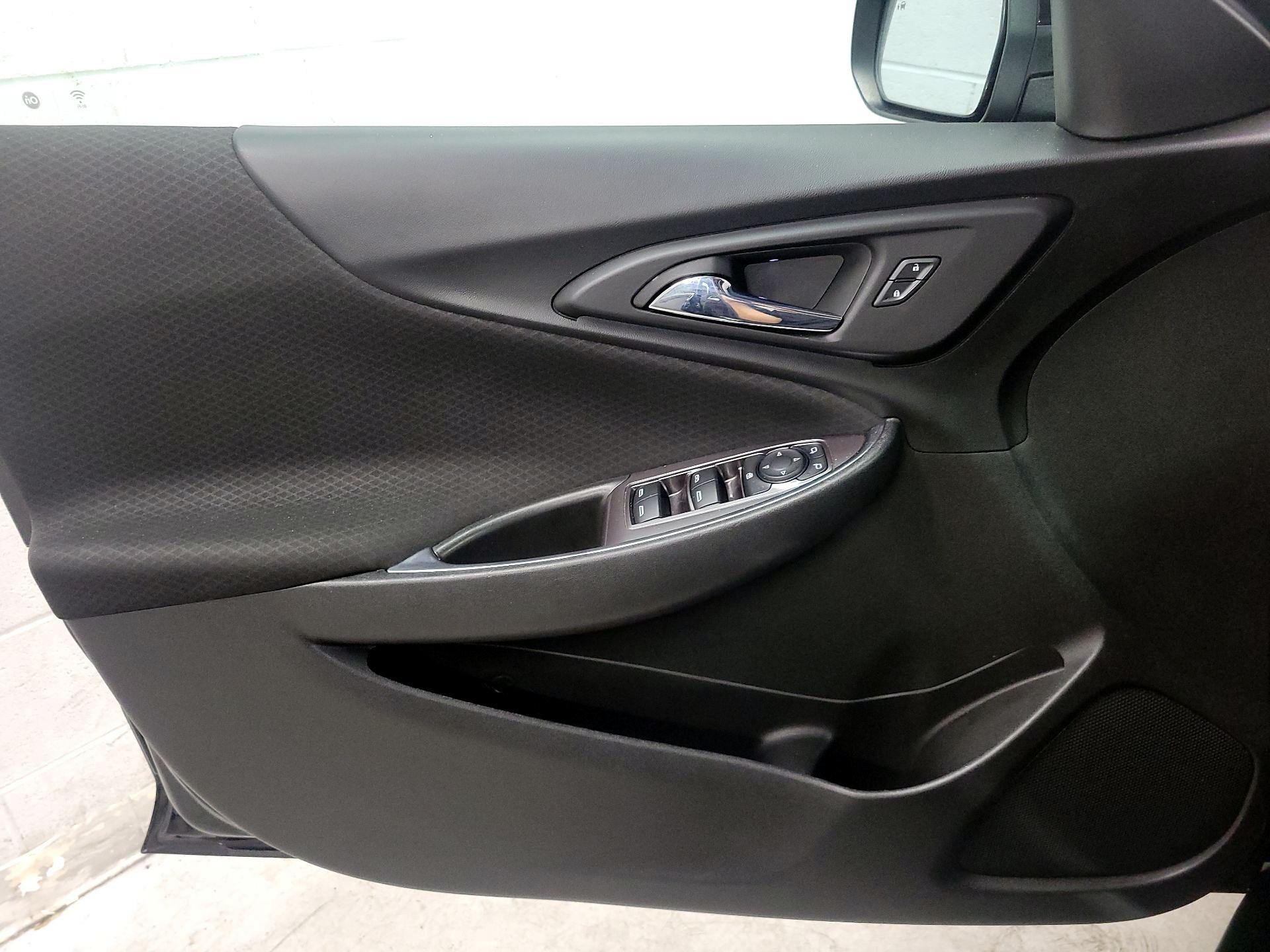 Thumbnail: 2018 Chevrolet Malibu - 12