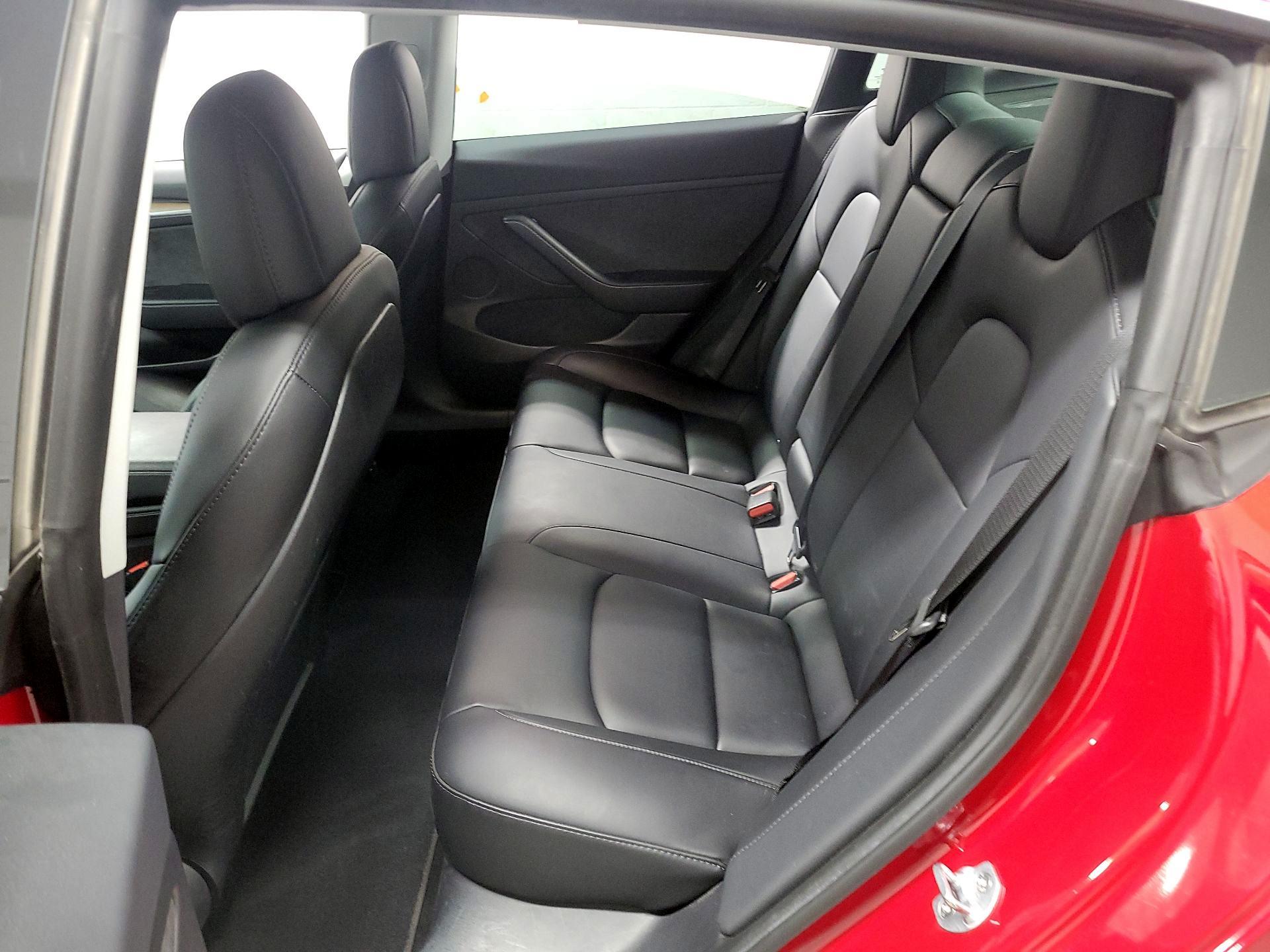 Thumbnail: 2022 Tesla Model 3 - 16