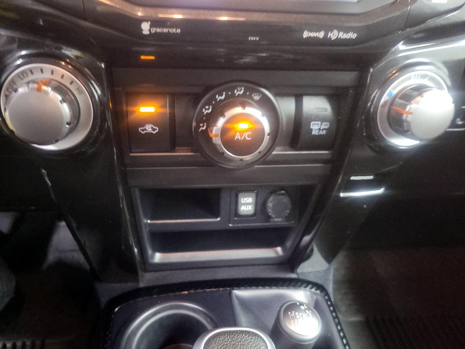 Thumbnail: 2019 Toyota 4Runner - 15