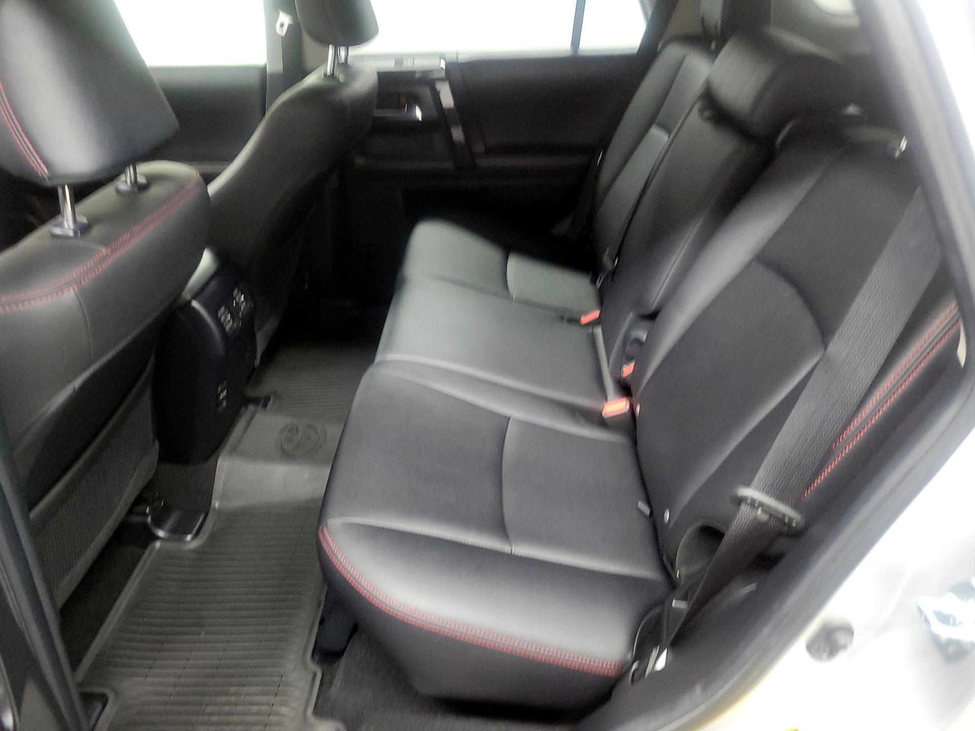 Thumbnail: 2019 Toyota 4Runner - 17