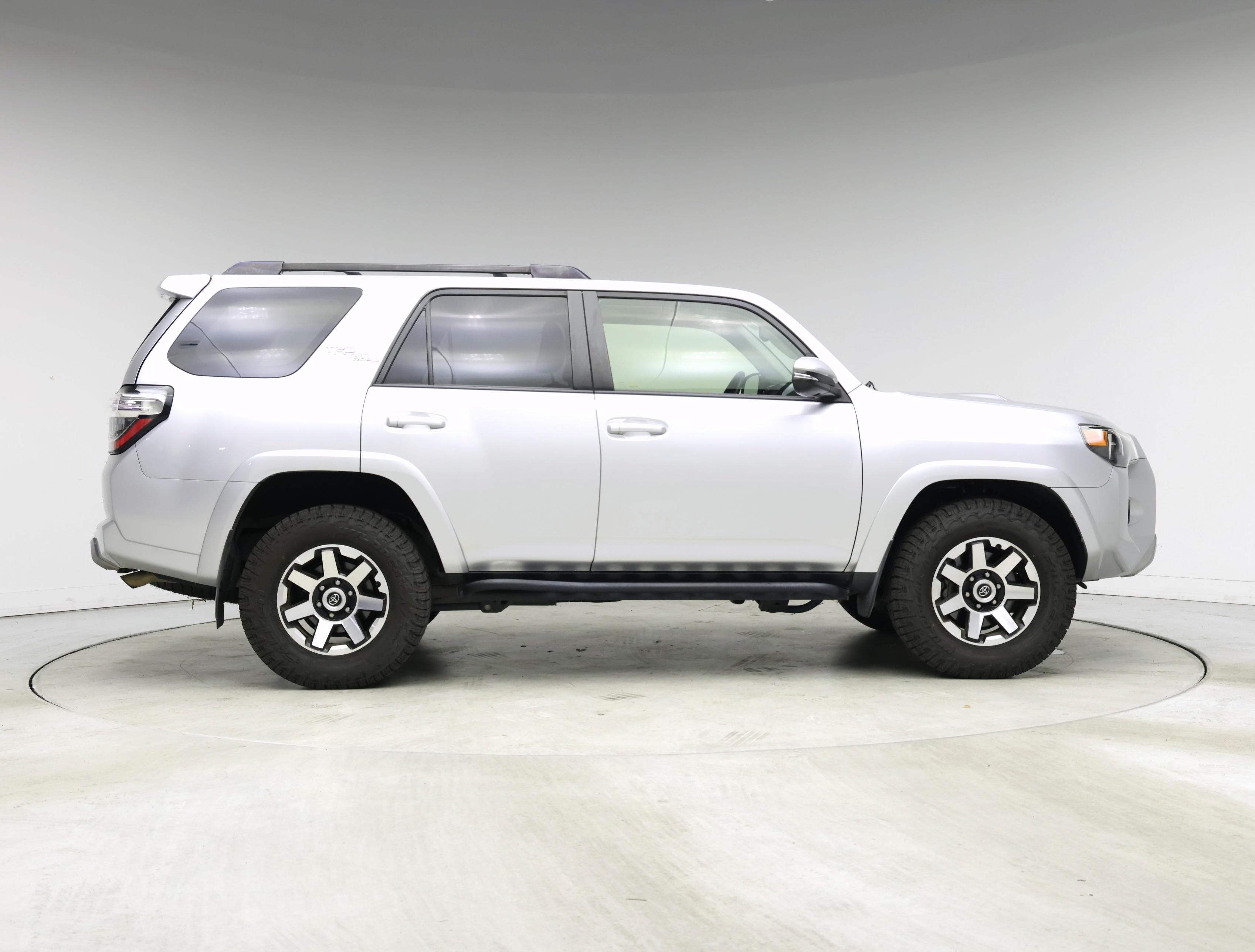Thumbnail: 2019 Toyota 4Runner - 7