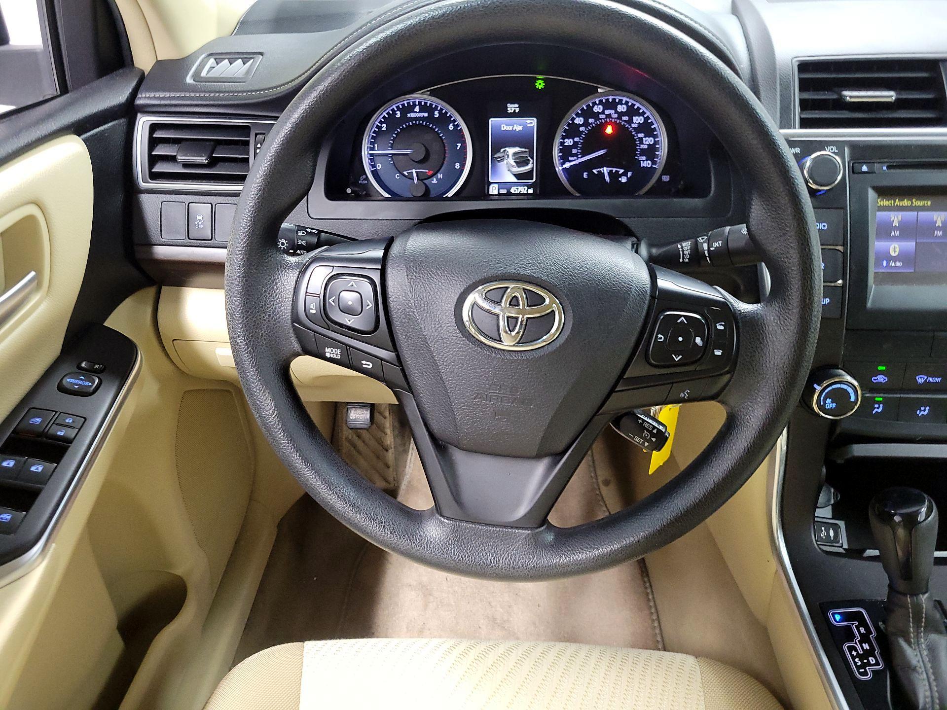 Thumbnail: 2016 Toyota Camry - 10