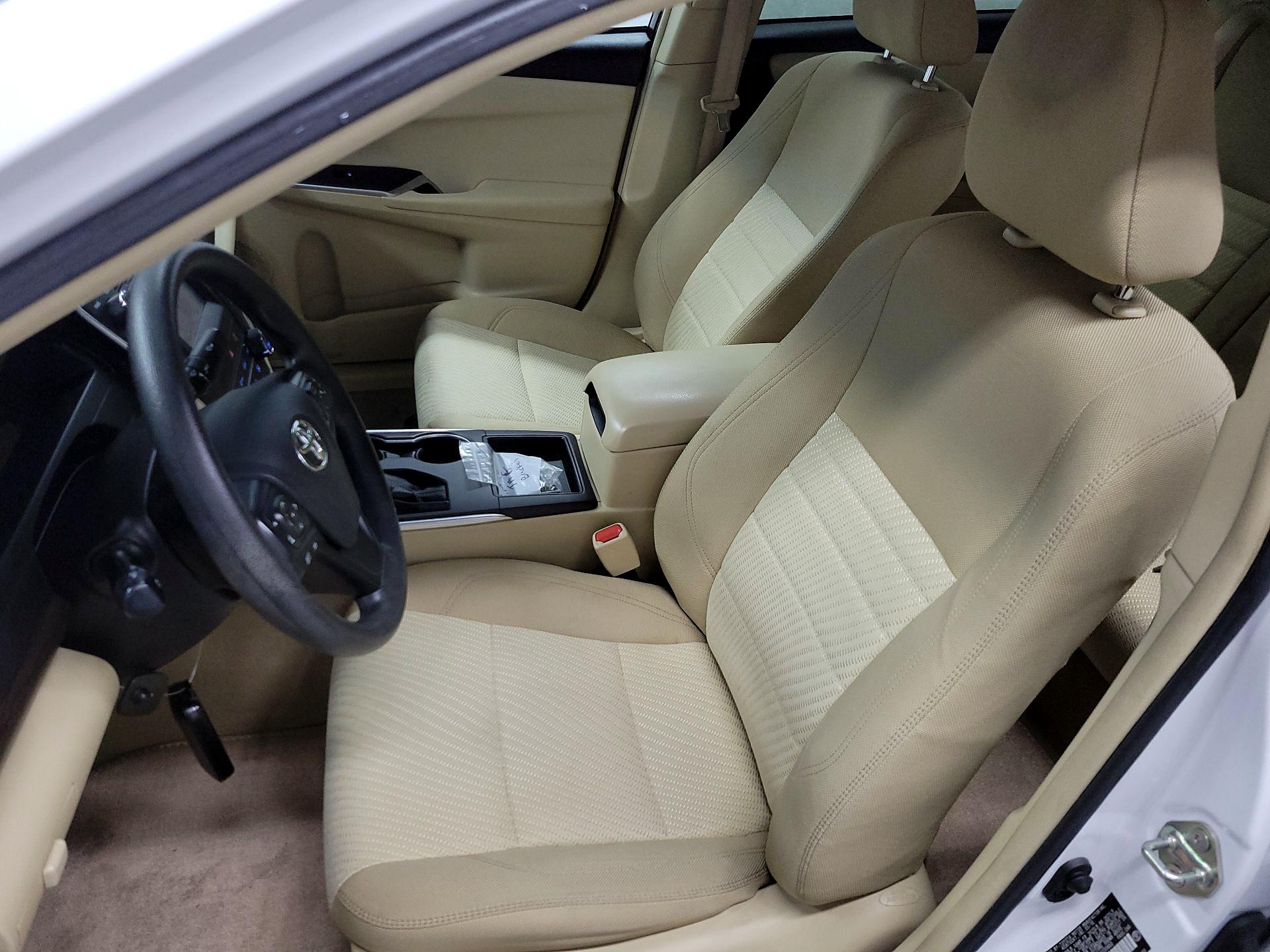 Thumbnail: 2016 Toyota Camry - 11