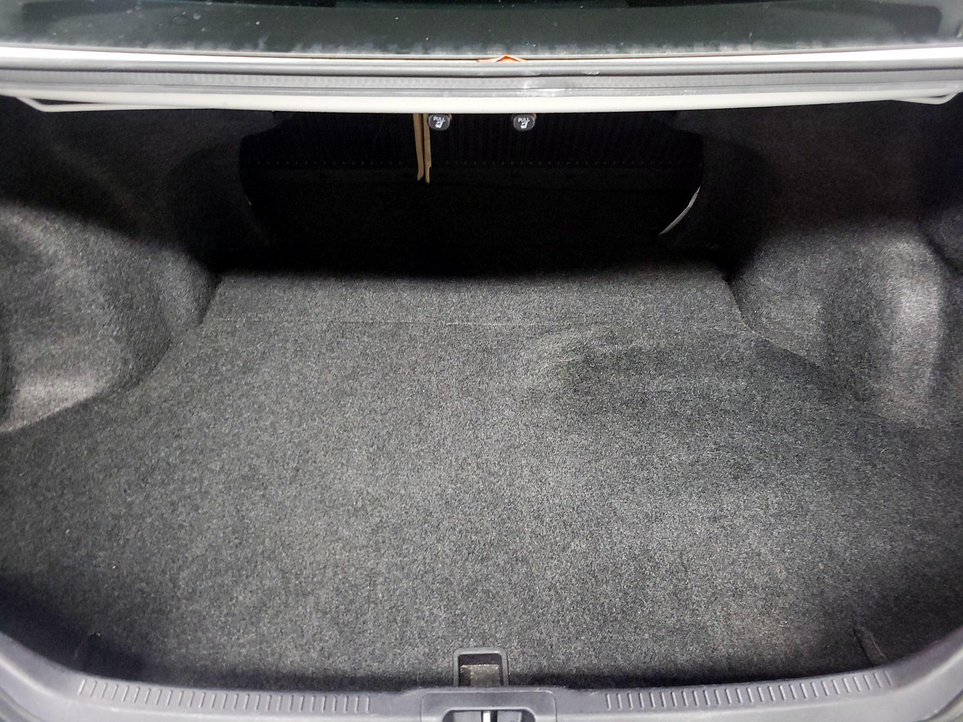 Thumbnail: 2016 Toyota Camry - 17