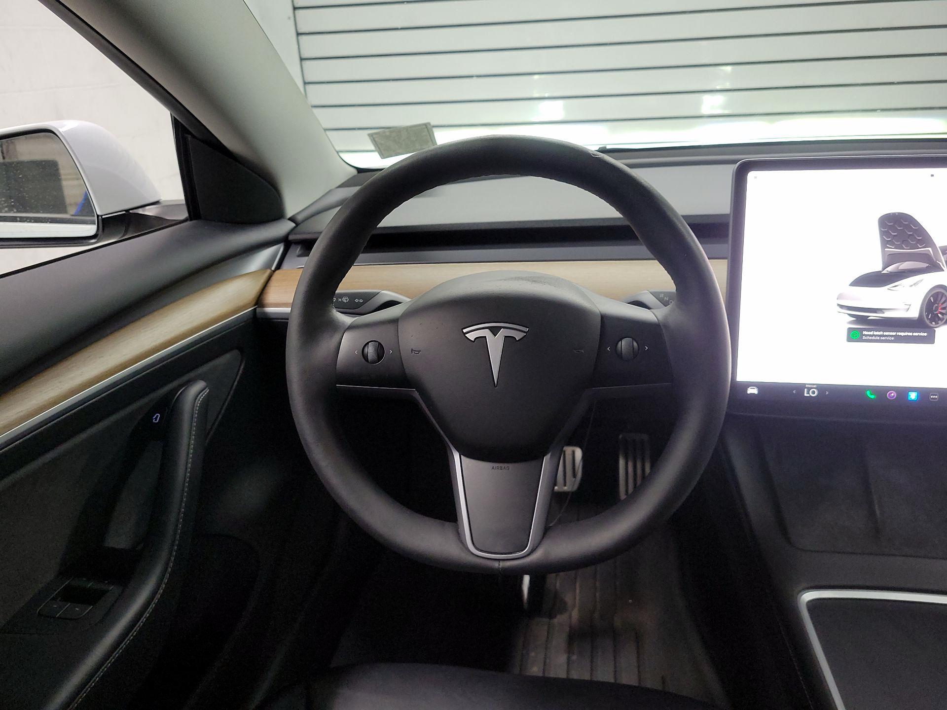 Thumbnail: 2023 Tesla Model 3 - 10