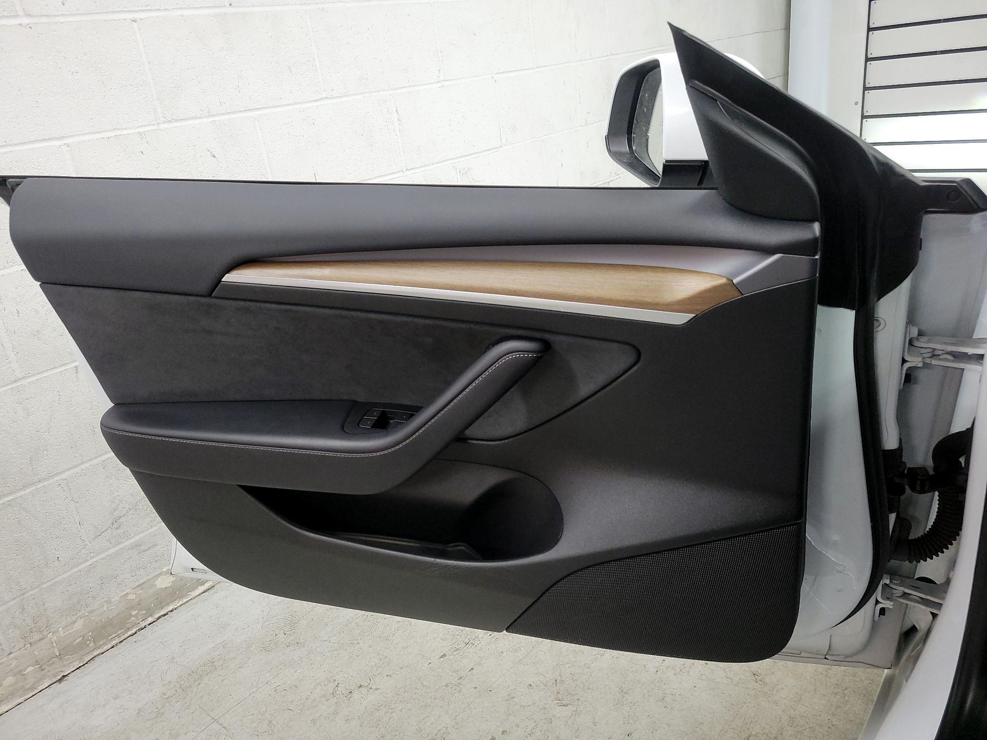 Thumbnail: 2023 Tesla Model 3 - 12