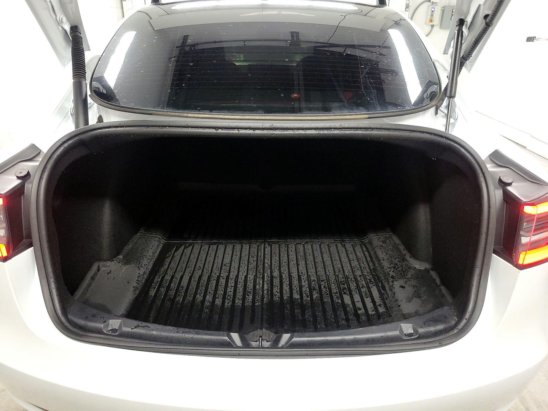 Thumbnail: 2023 Tesla Model 3 - 18