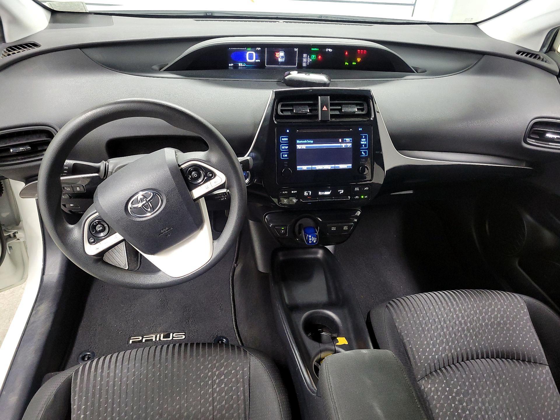 Thumbnail: 2017 Toyota Prius - 9