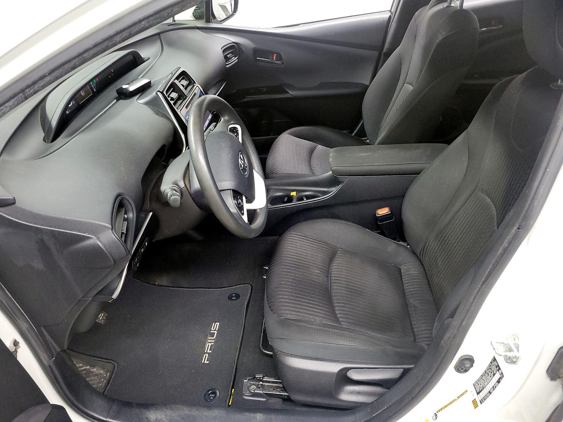 Thumbnail: 2017 Toyota Prius - 11