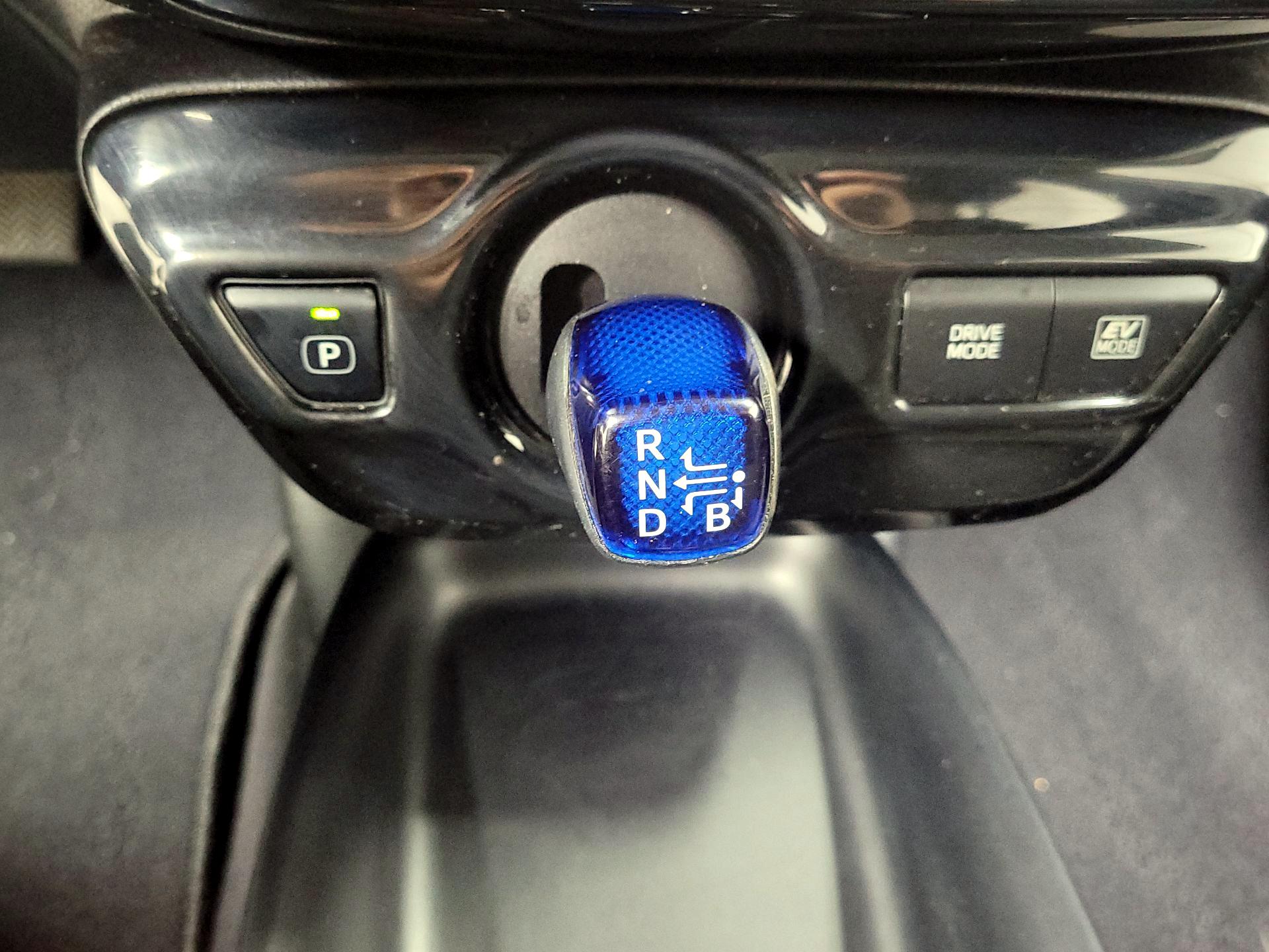 Thumbnail: 2017 Toyota Prius - 16