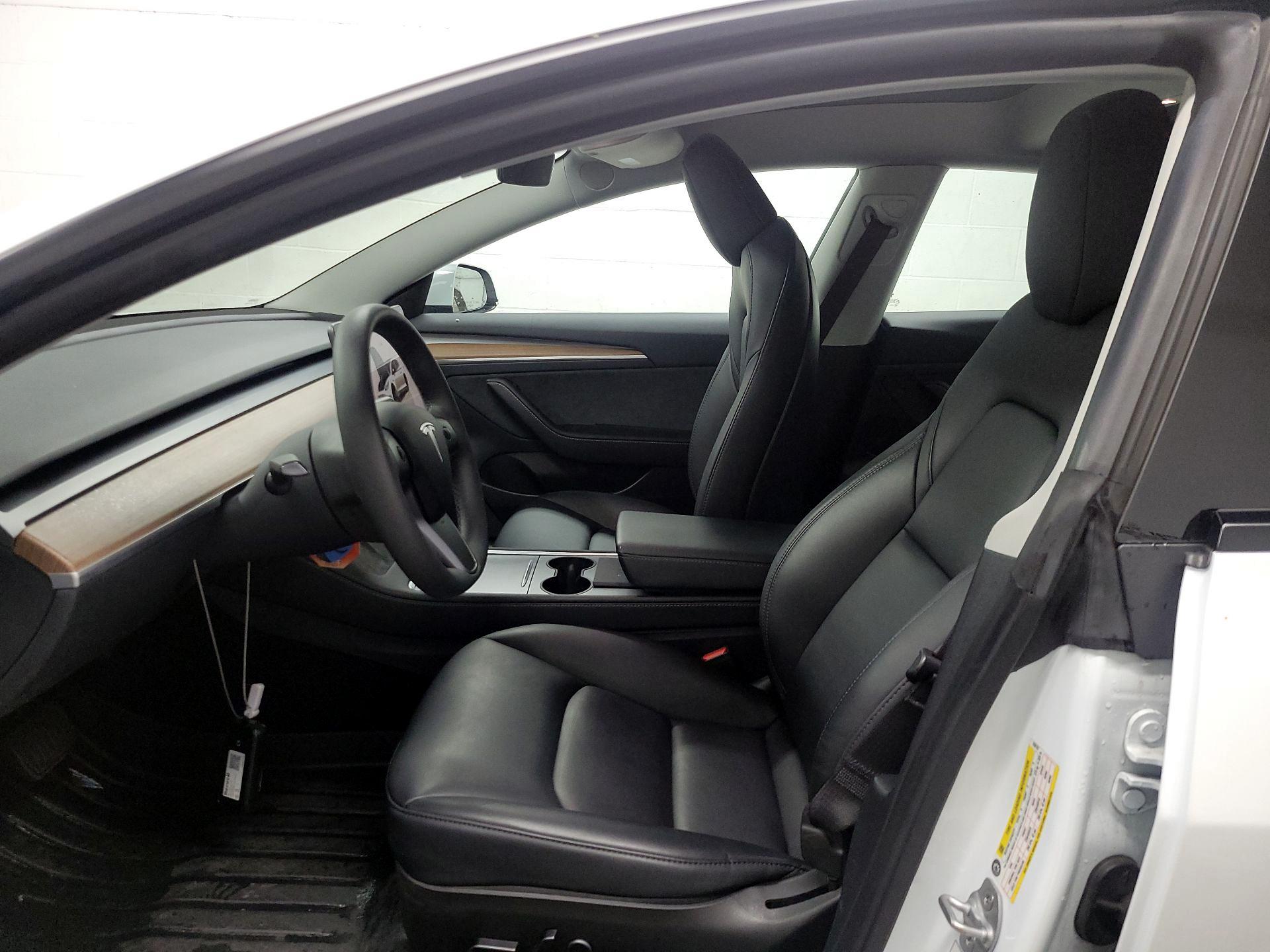 Thumbnail: 2023 Tesla Model 3 - 11