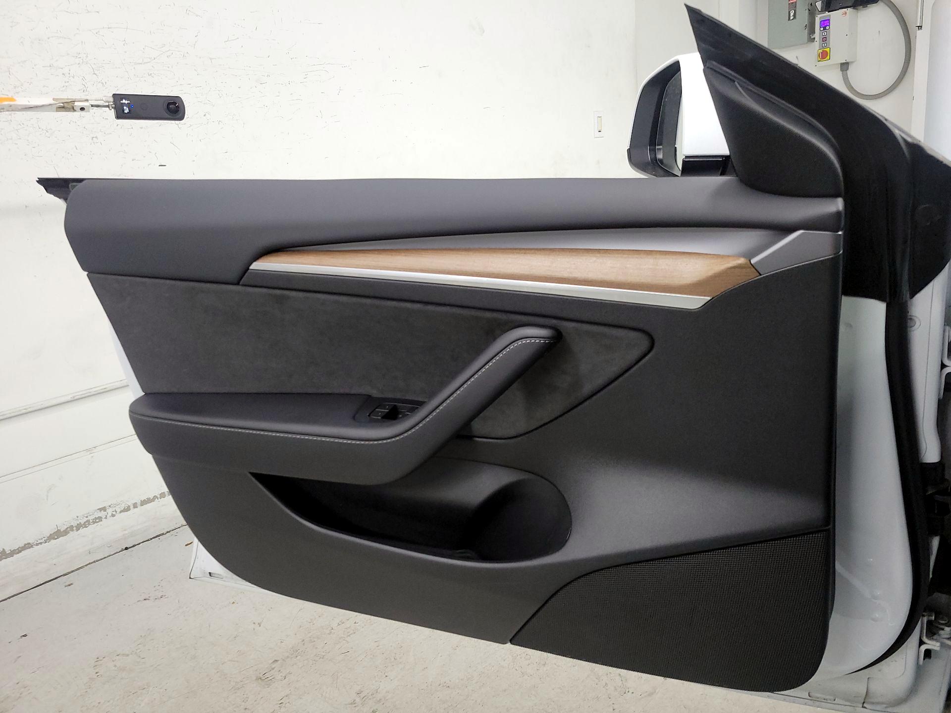 Thumbnail: 2023 Tesla Model 3 - 12