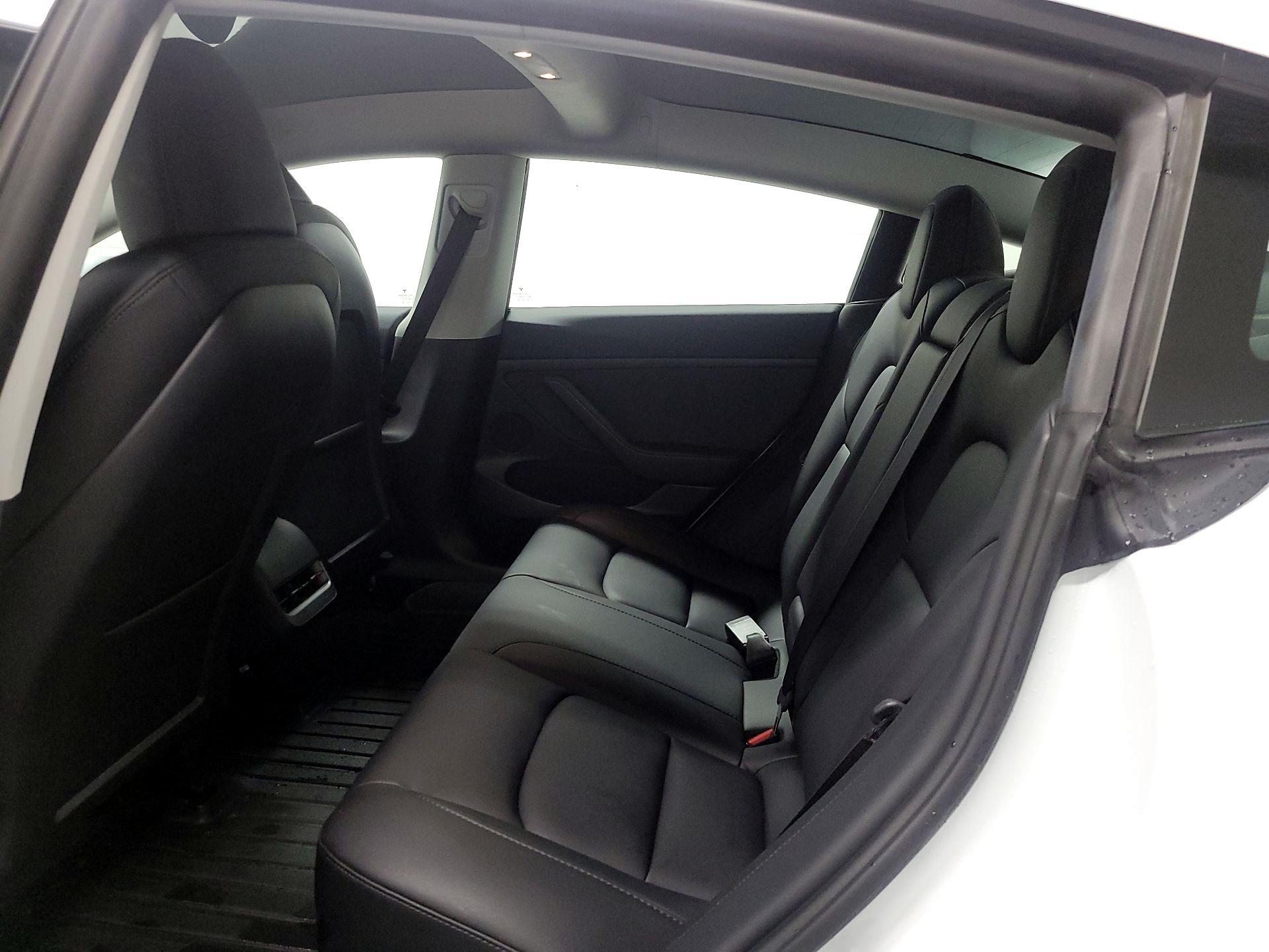 Thumbnail: 2023 Tesla Model 3 - 17