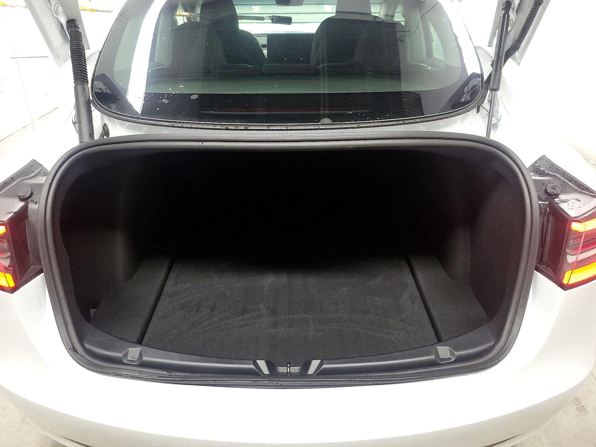 Thumbnail: 2023 Tesla Model 3 - 18