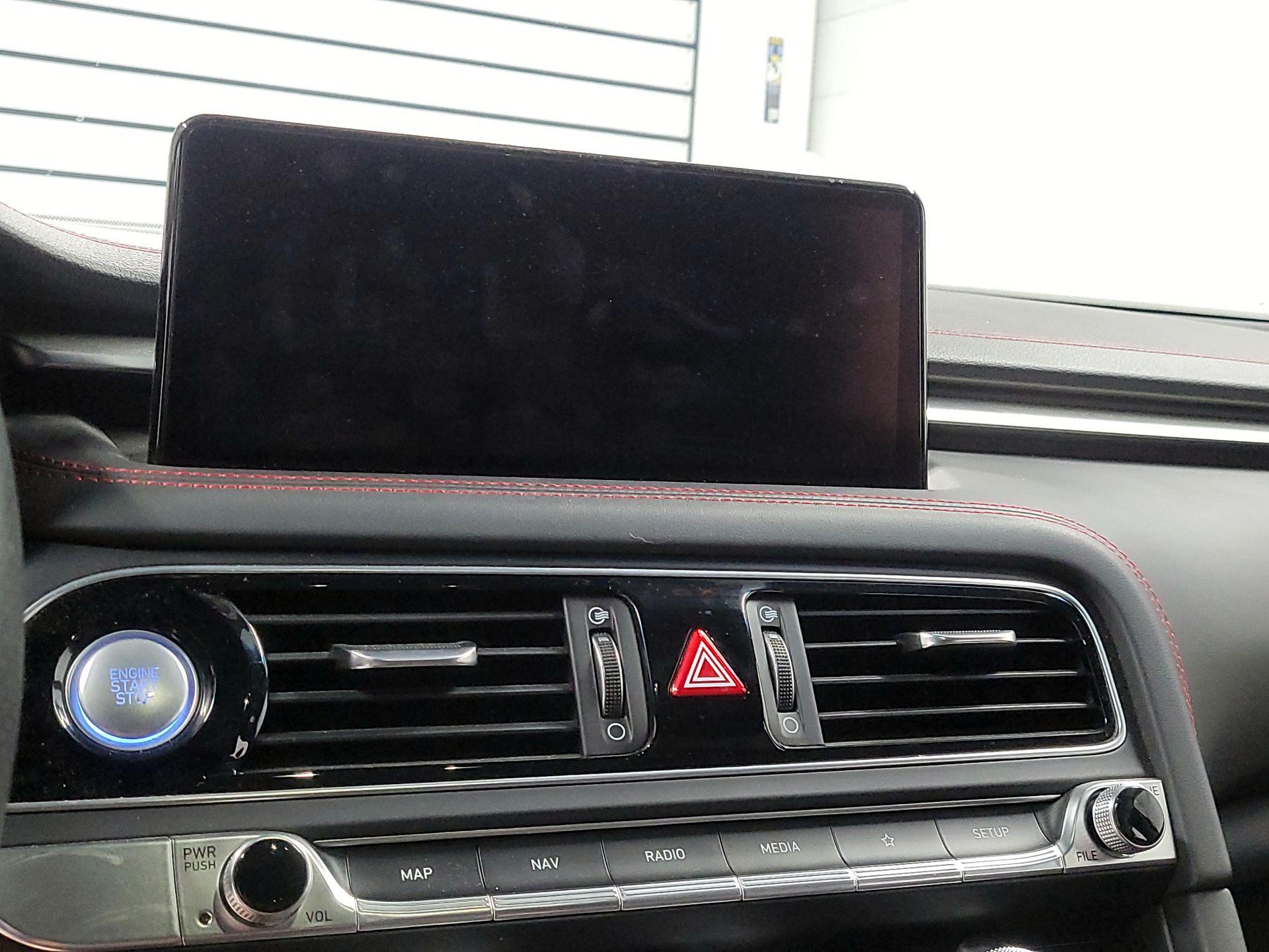 Thumbnail: 2022 Genesis G70 - 15