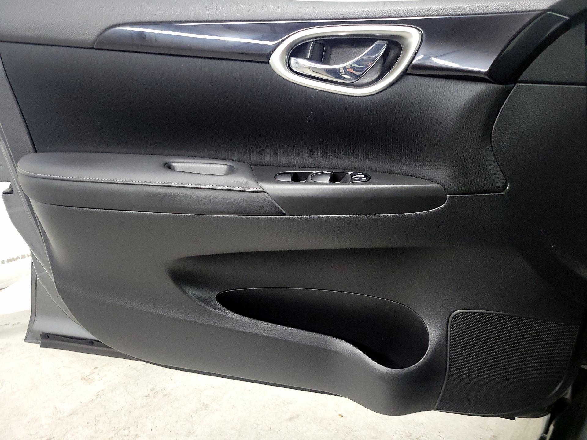 Thumbnail: 2019 Nissan Sentra - 12