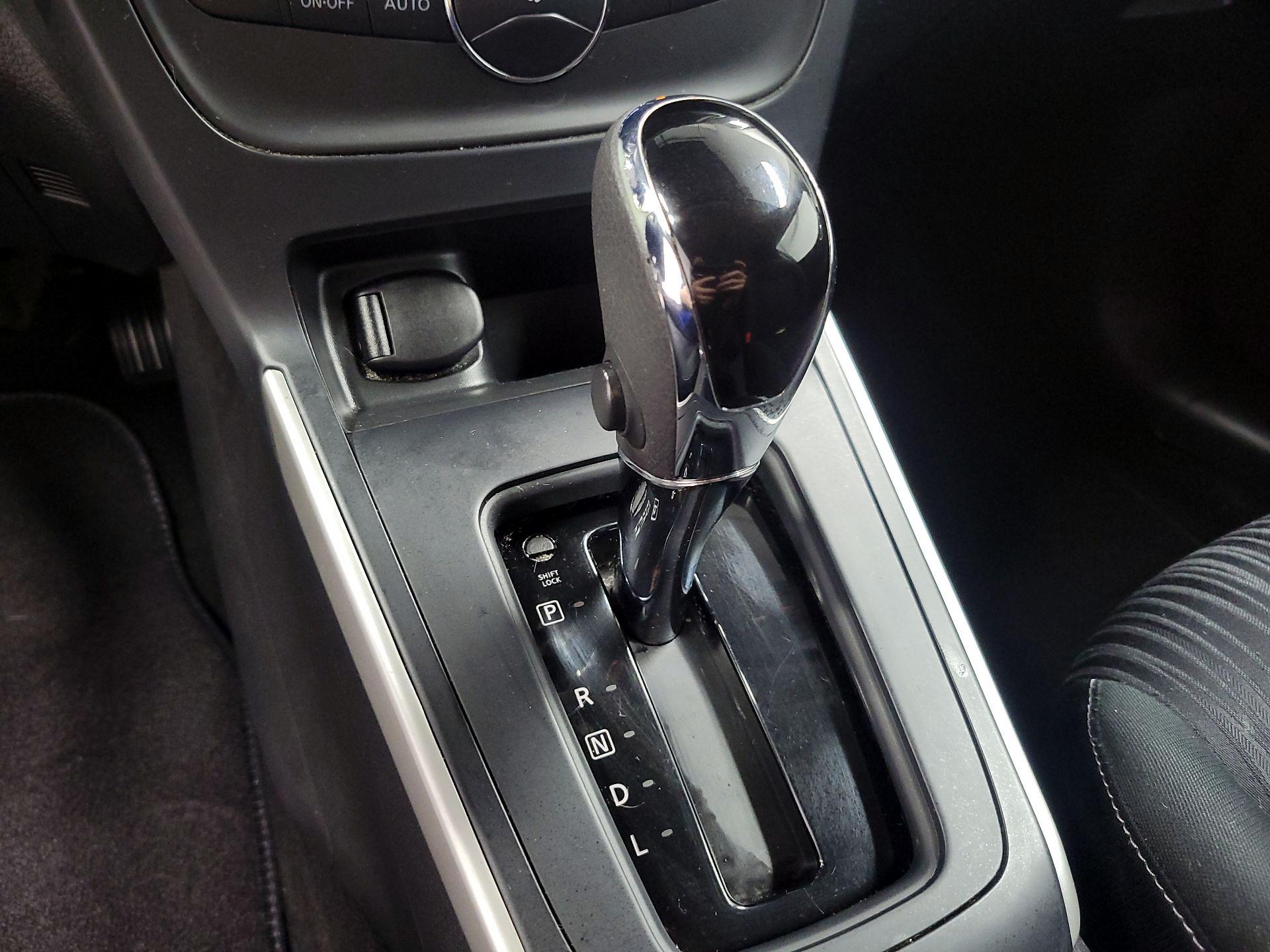 Thumbnail: 2019 Nissan Sentra - 17