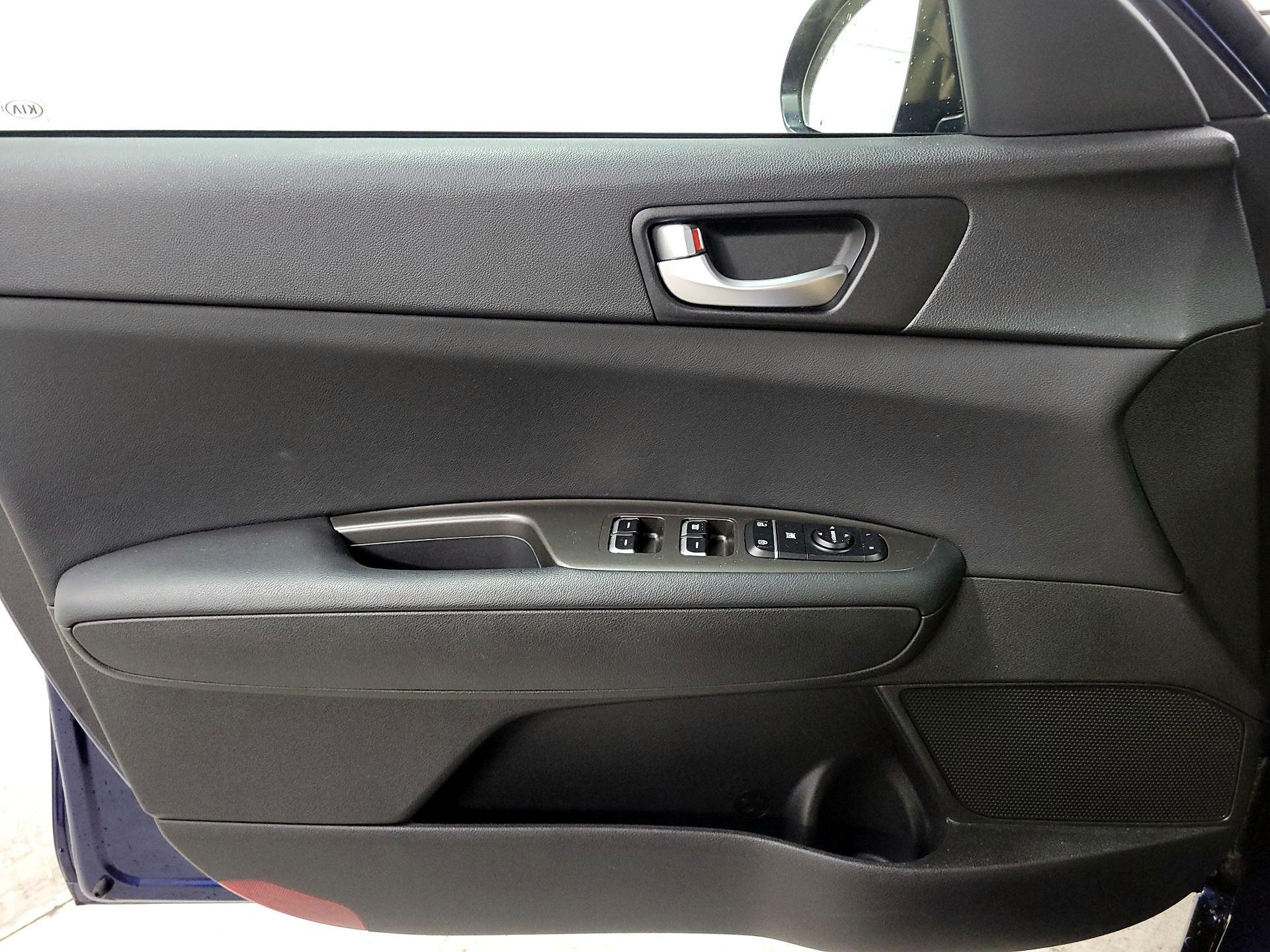 Thumbnail: 2019 Kia Optima - 12