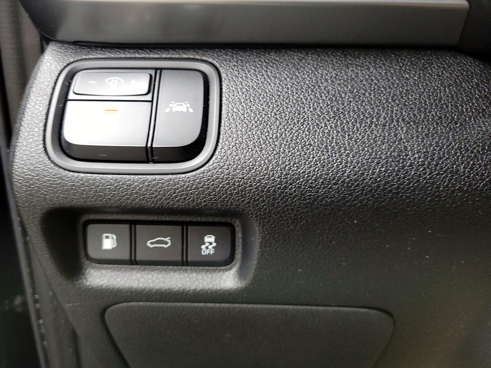 Thumbnail: 2019 Kia Optima - 13