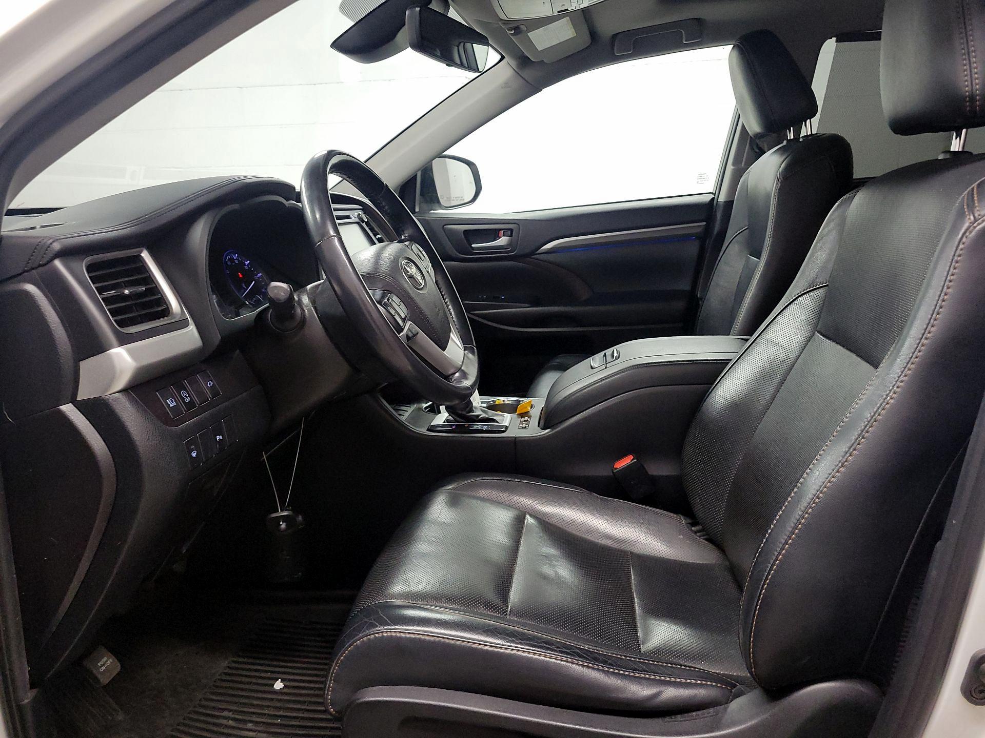 Thumbnail: 2019 Toyota Highlander - 11