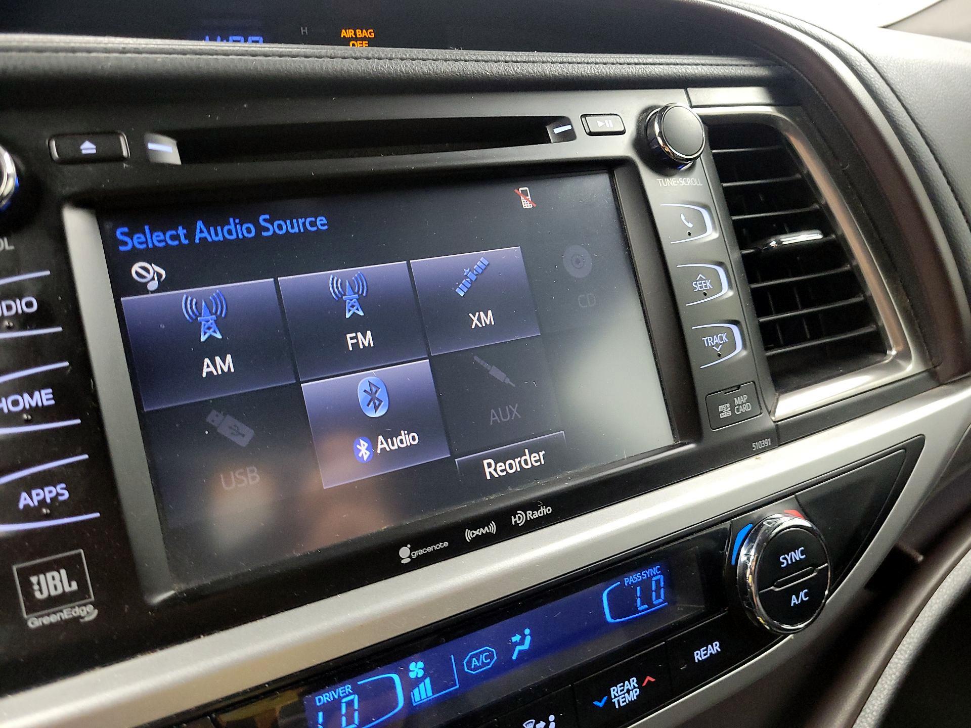 Thumbnail: 2019 Toyota Highlander - 14